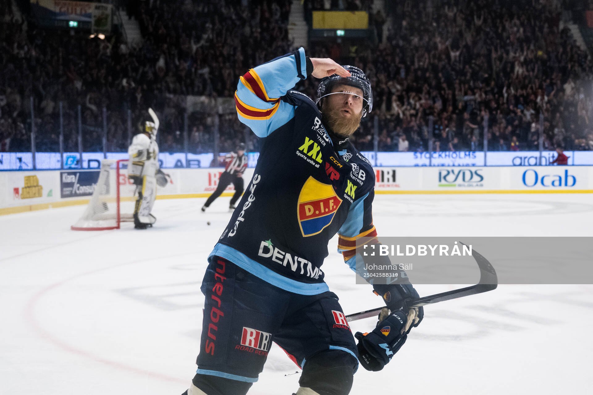 Djurgårdens Linus Klasen jublar