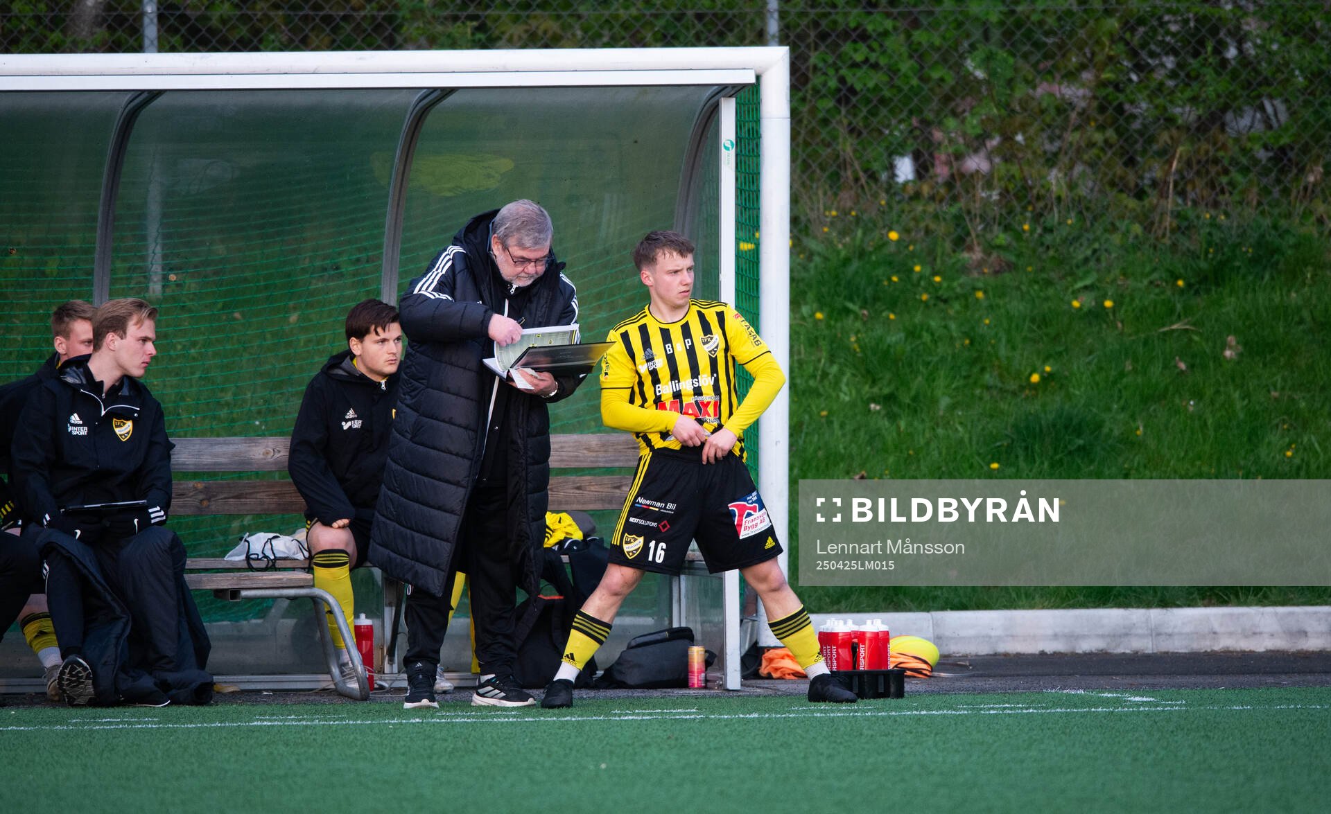 IFK Hässleholms Axel Crnalic byts in och får