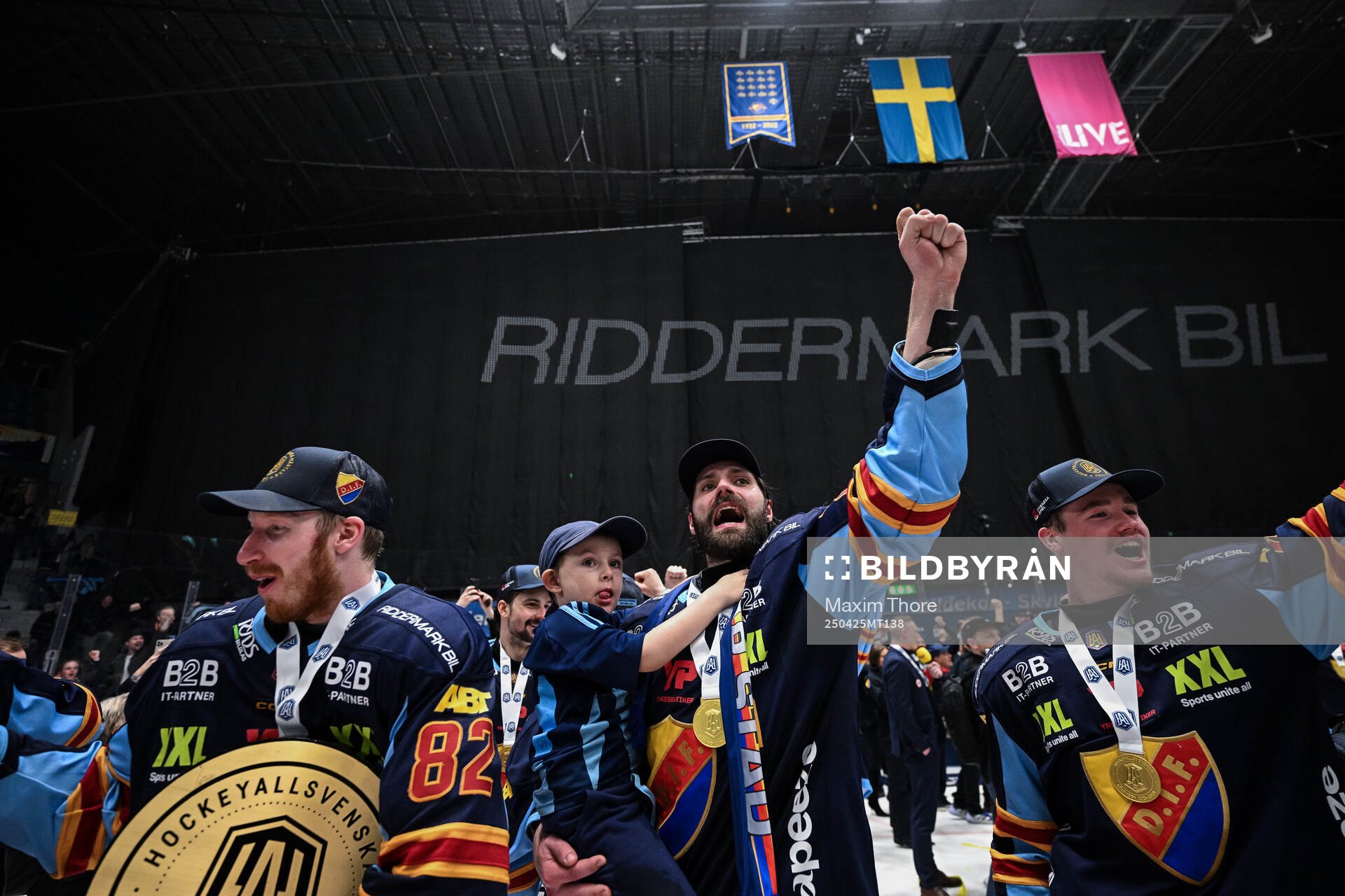 Djurgårdens Colby Sissons och Ludvig Rensfeldt jublar med