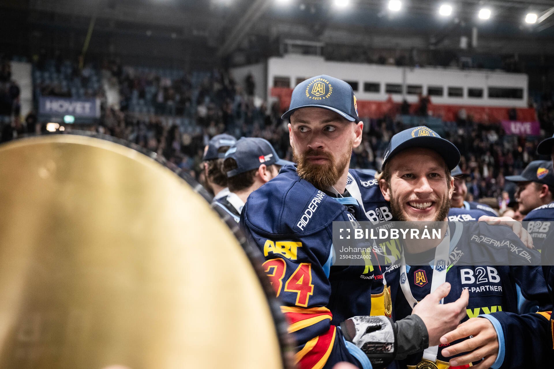 Djurgårdens Daniel Brodin och Fredrik Weigel jublar
