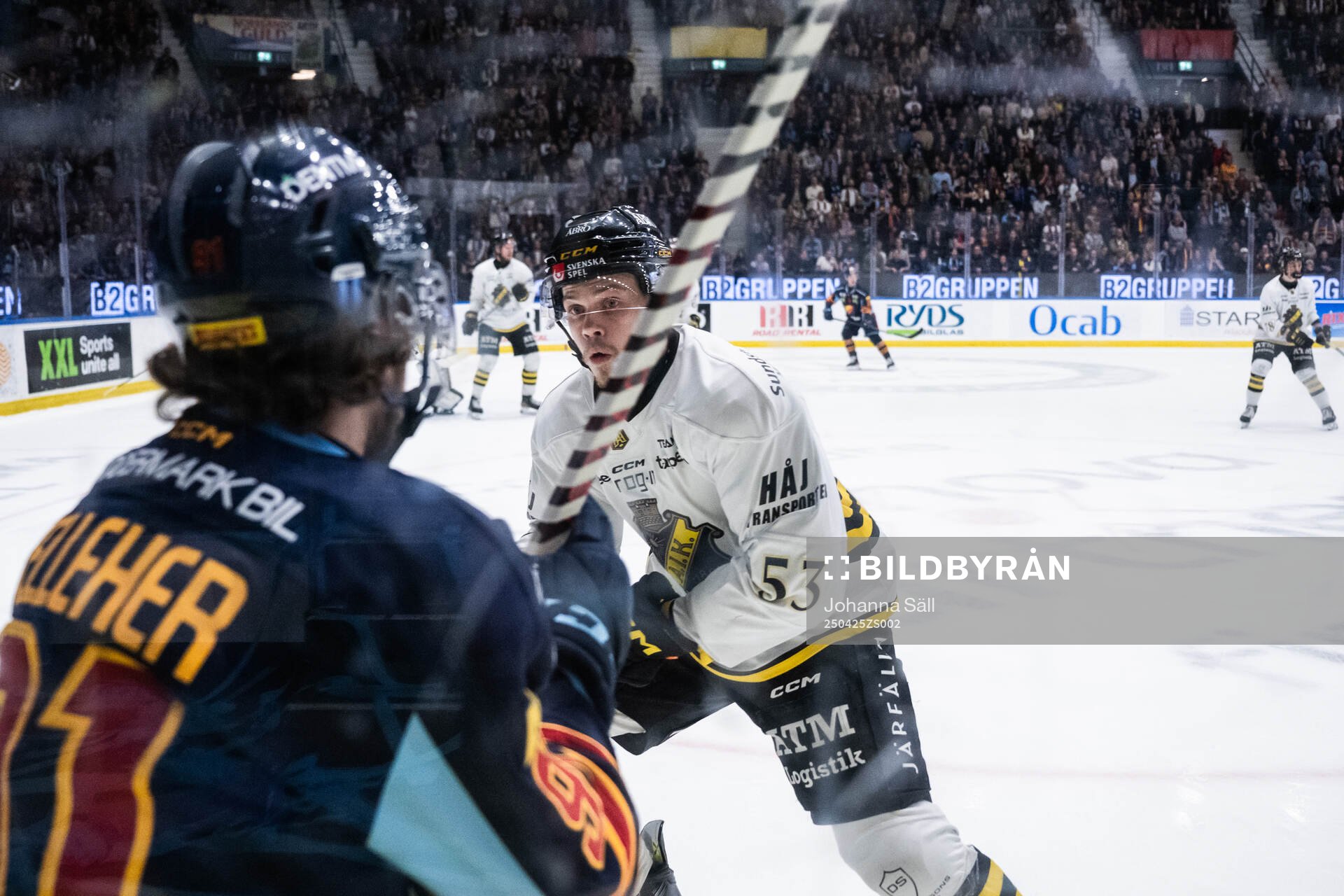 Djurgårdens Tyler Kelleher och AIKs Albert Sjöberg