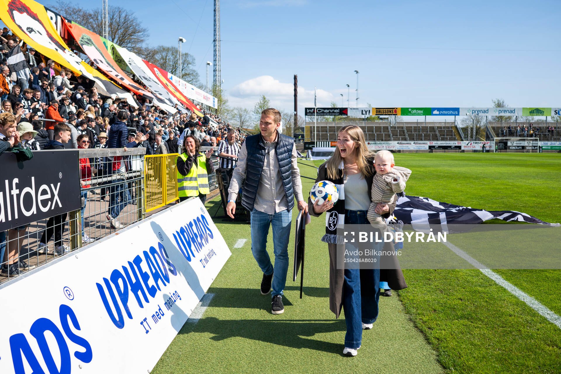 Landskronas tidigare lagkapten Philip Andersson hyllas inför fotbollsmatchen i Superettan mellan Landskrona och Sandvikens IF den 26 april 2025 i Landskrona.