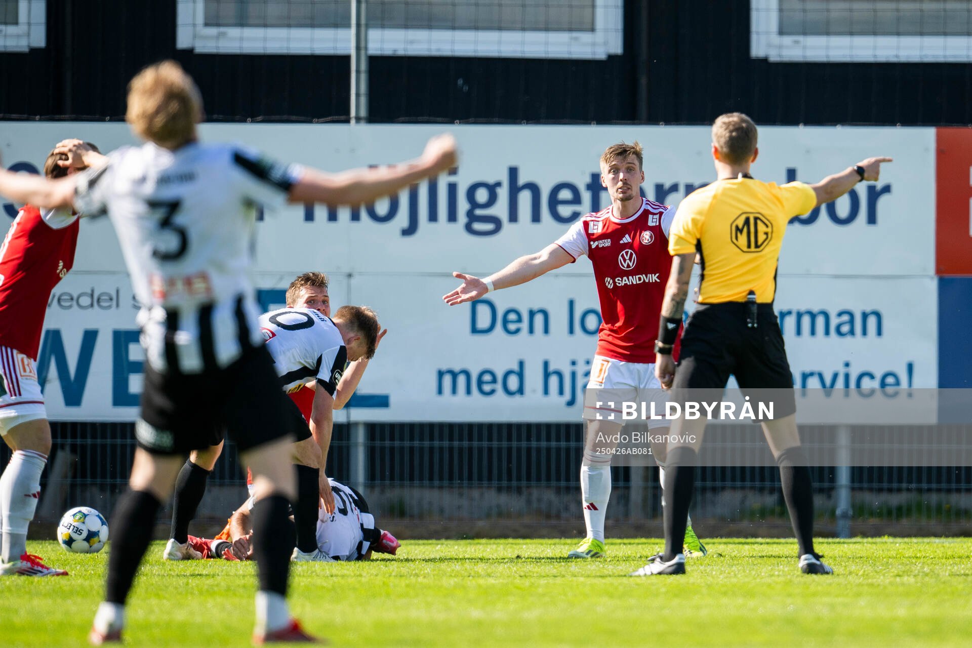 Sandvikens IFs spelare agerar