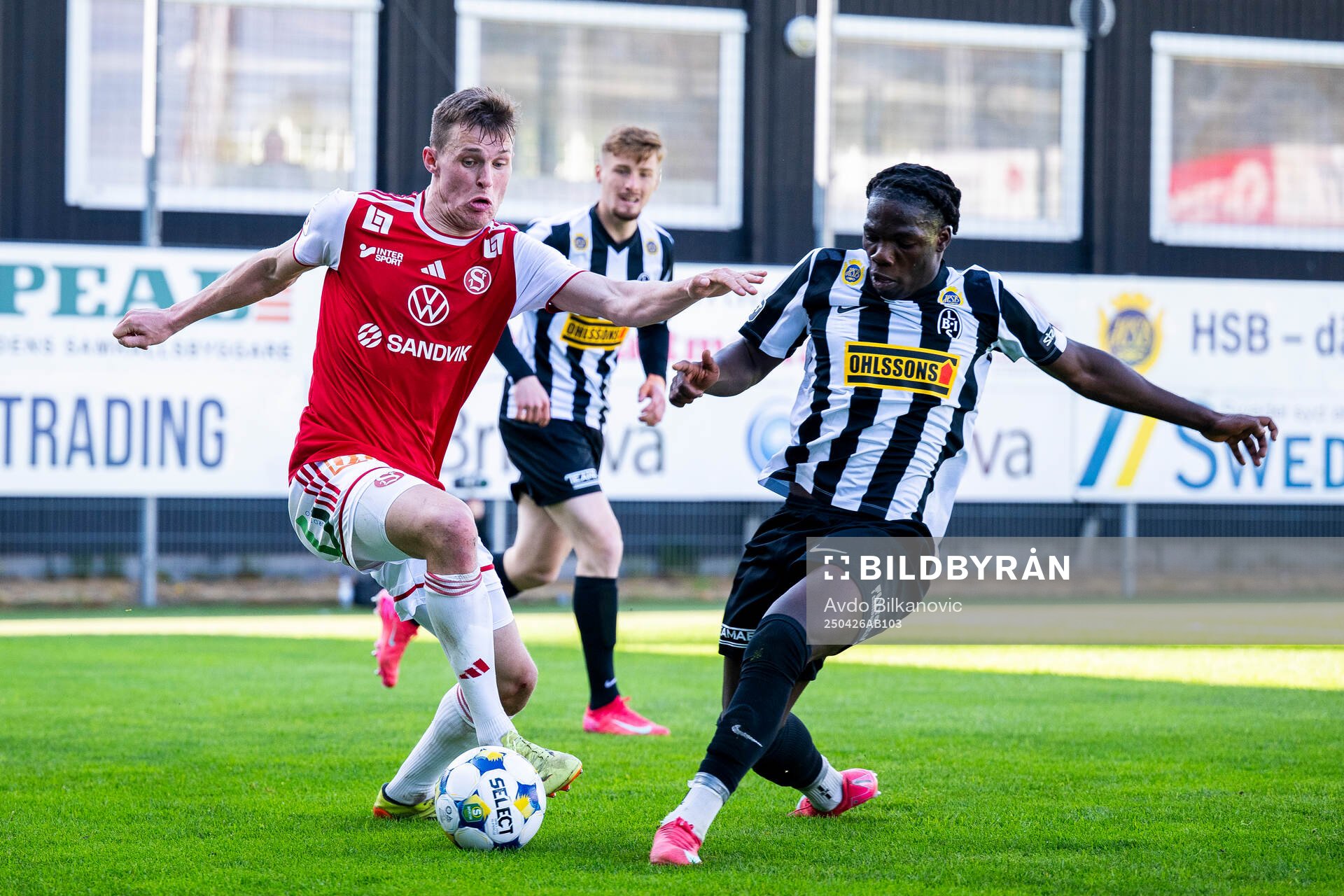 Landskronas Xavier Odhiambo och Sandvikens IFs Daniel