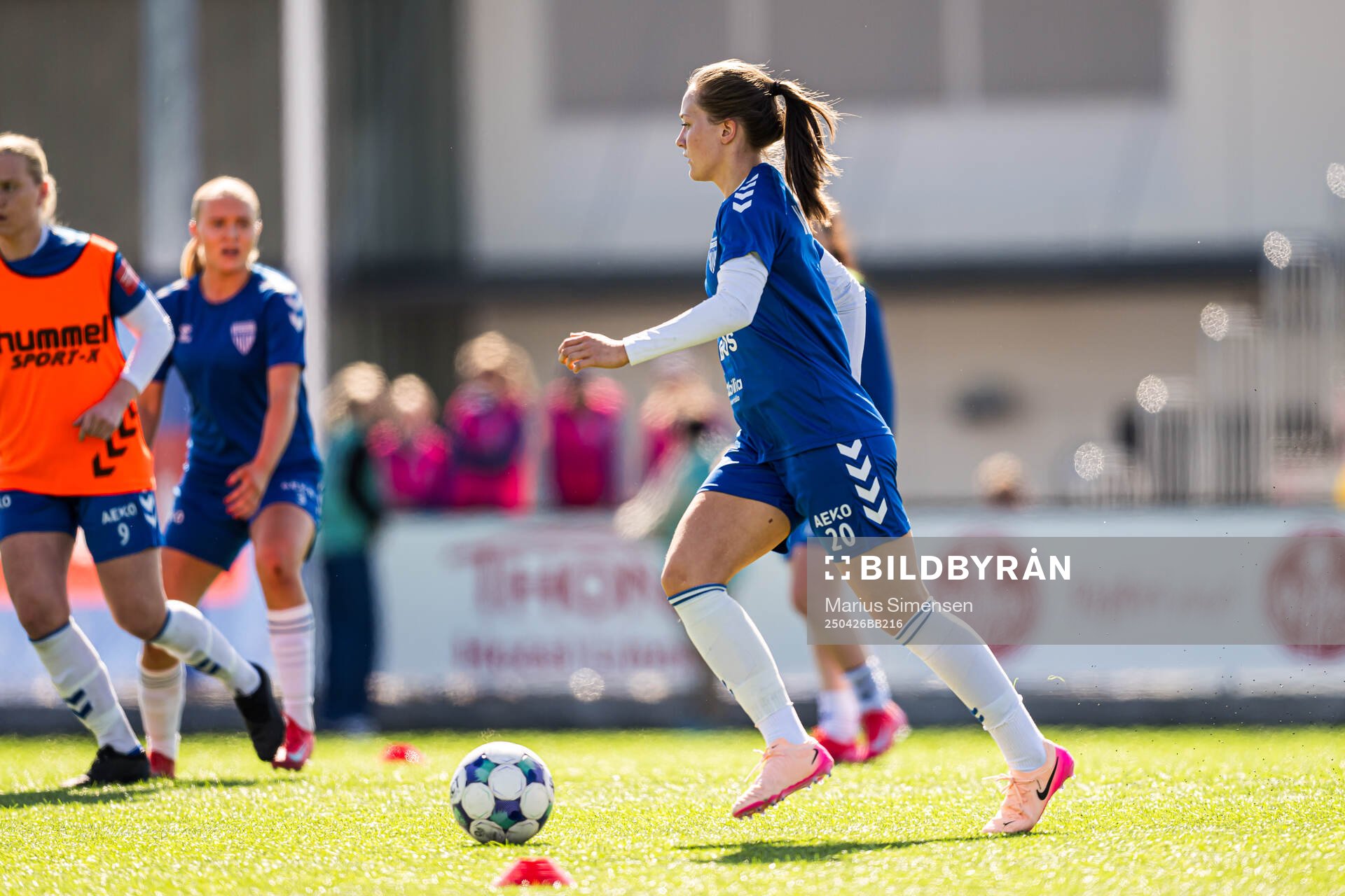 Camilla Linberg of Kolbotn warms up ahead of the Toppserien football match between Kolbotn and Lyn on April 26, 2025 in Oslo.