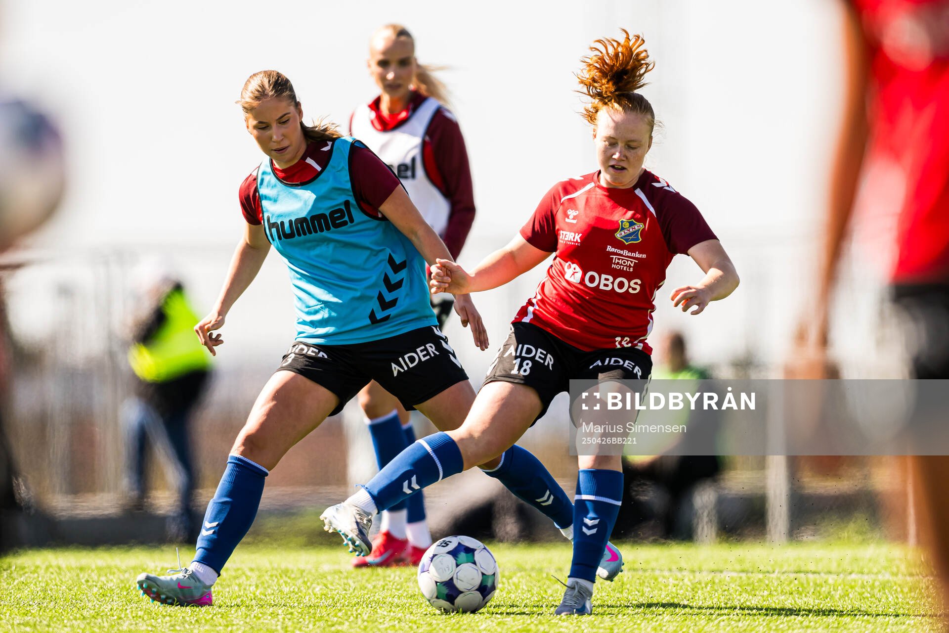 Maria Fink and Solveig Tomren Slemmen of Lyn warms up