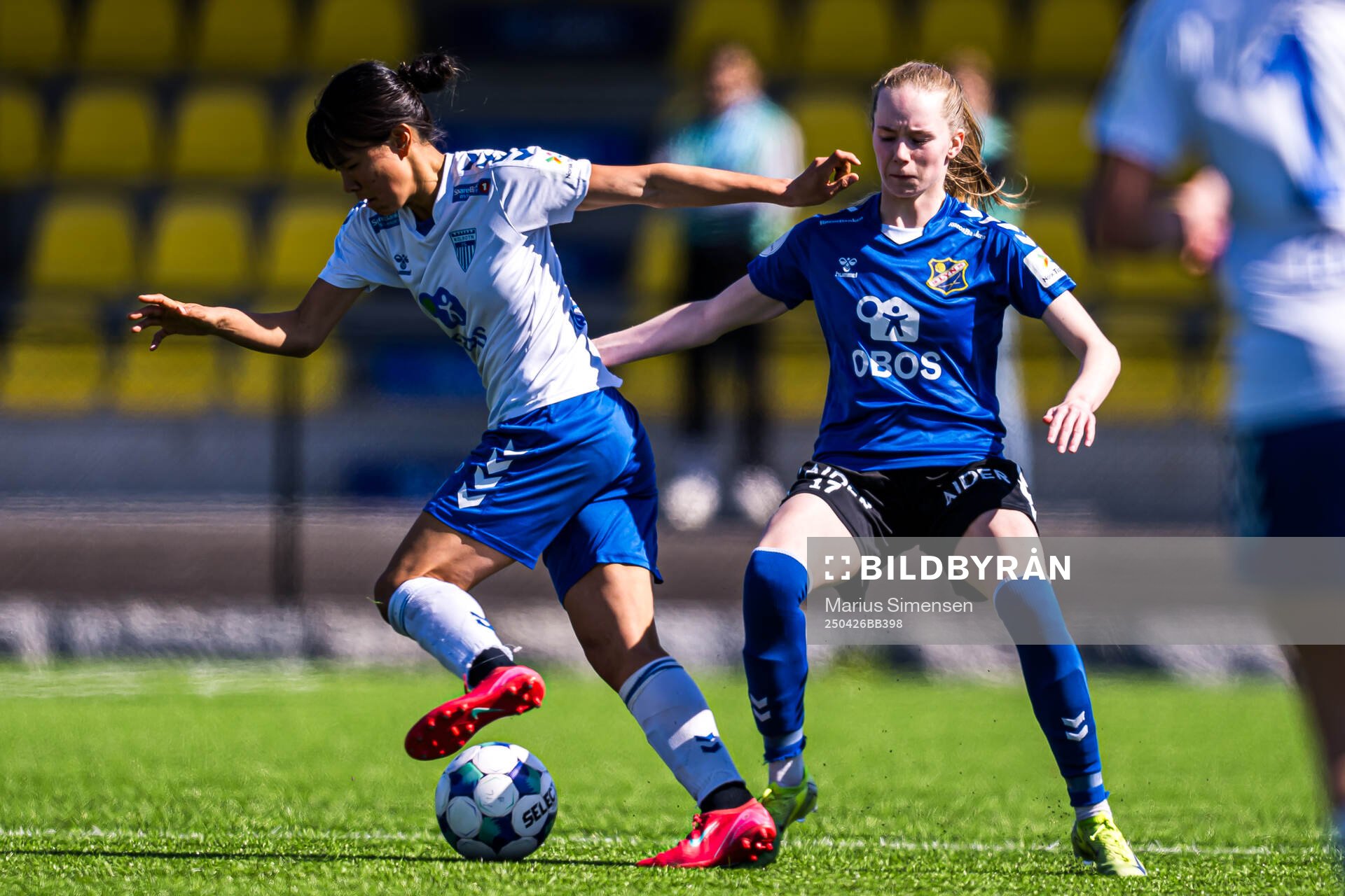 Kanna Matsuhisa of Kolbotn and Thea Mikkelsen of Lyn