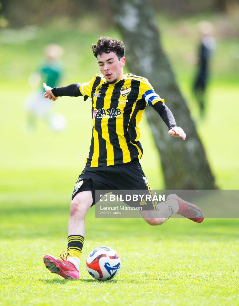 IFK Hässleholms Albion Dibrani i matchen i U19 division 1,