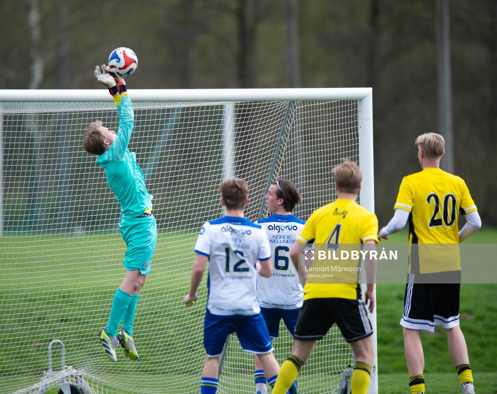 Onsalas målvakt Hugo Ramberg i matchen i U19 division 1,