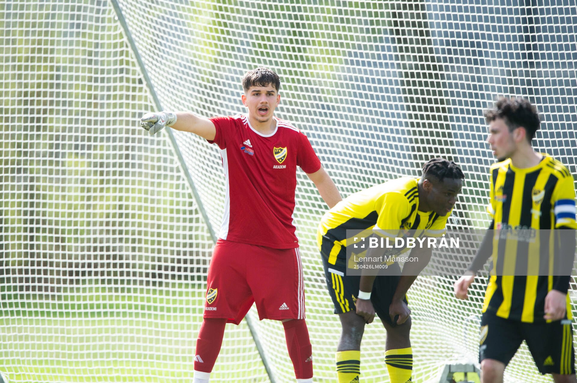 IFK Hässleholms målvakt Ermal Jashanica i matchen i U19