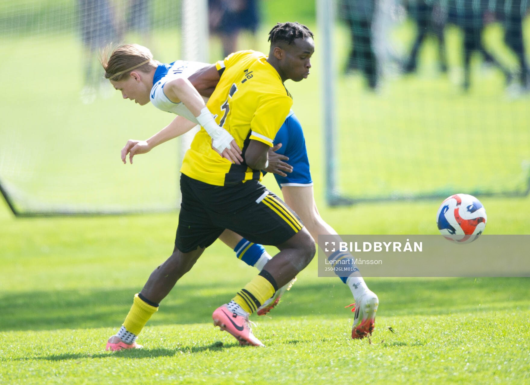 IFK Hässleholms Medvin Junior Sesay i matchen i U19 division 1, region 1, mellan IFK Hässleholm och Onsala BK i Hässleholm 26 april 2025.