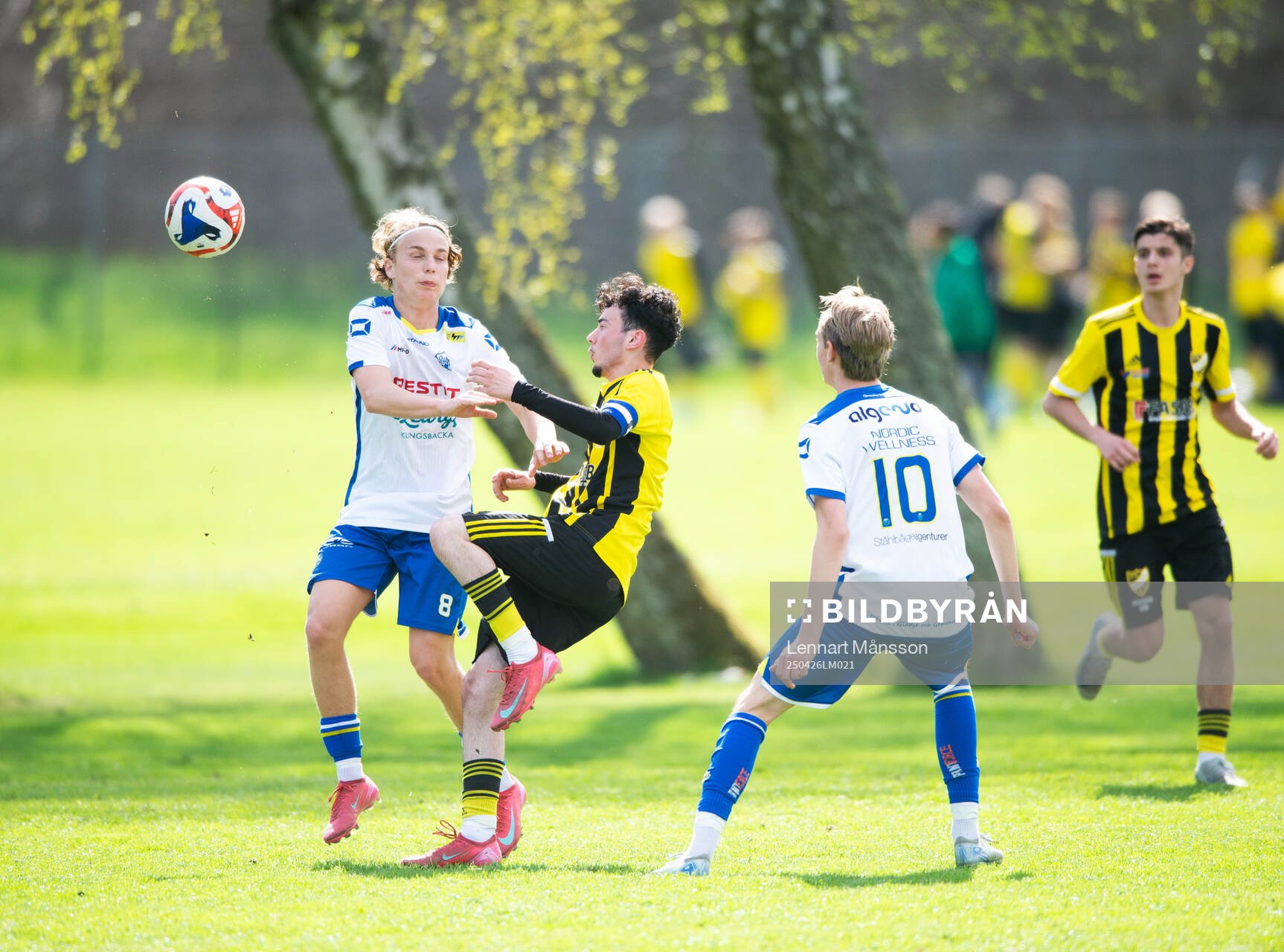 IFK Hässleholms Albion Dibrani i matchen i U19 division 1, region 1, mellan IFK Hässleholm och Onsala BK i Hässleholm 26 april 2025.