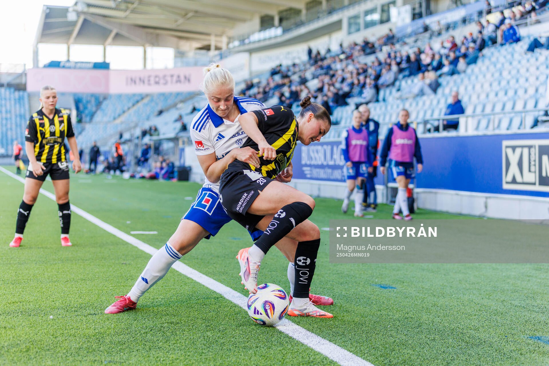 IFK Norrköpings Wilma Leidhammar och Häckens Hanna Wijk
