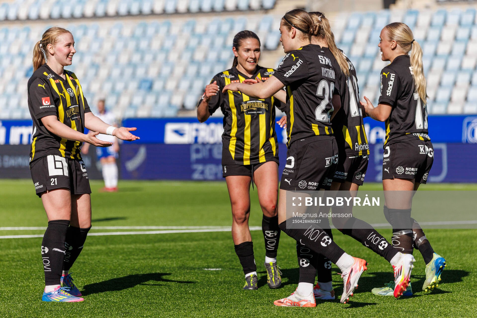 Häckens Paulina Nyström jublar