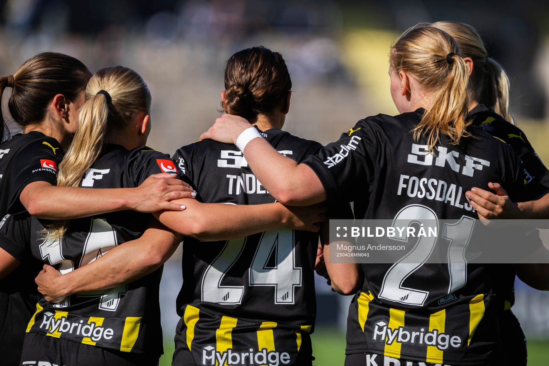 Häckens spelare jublar