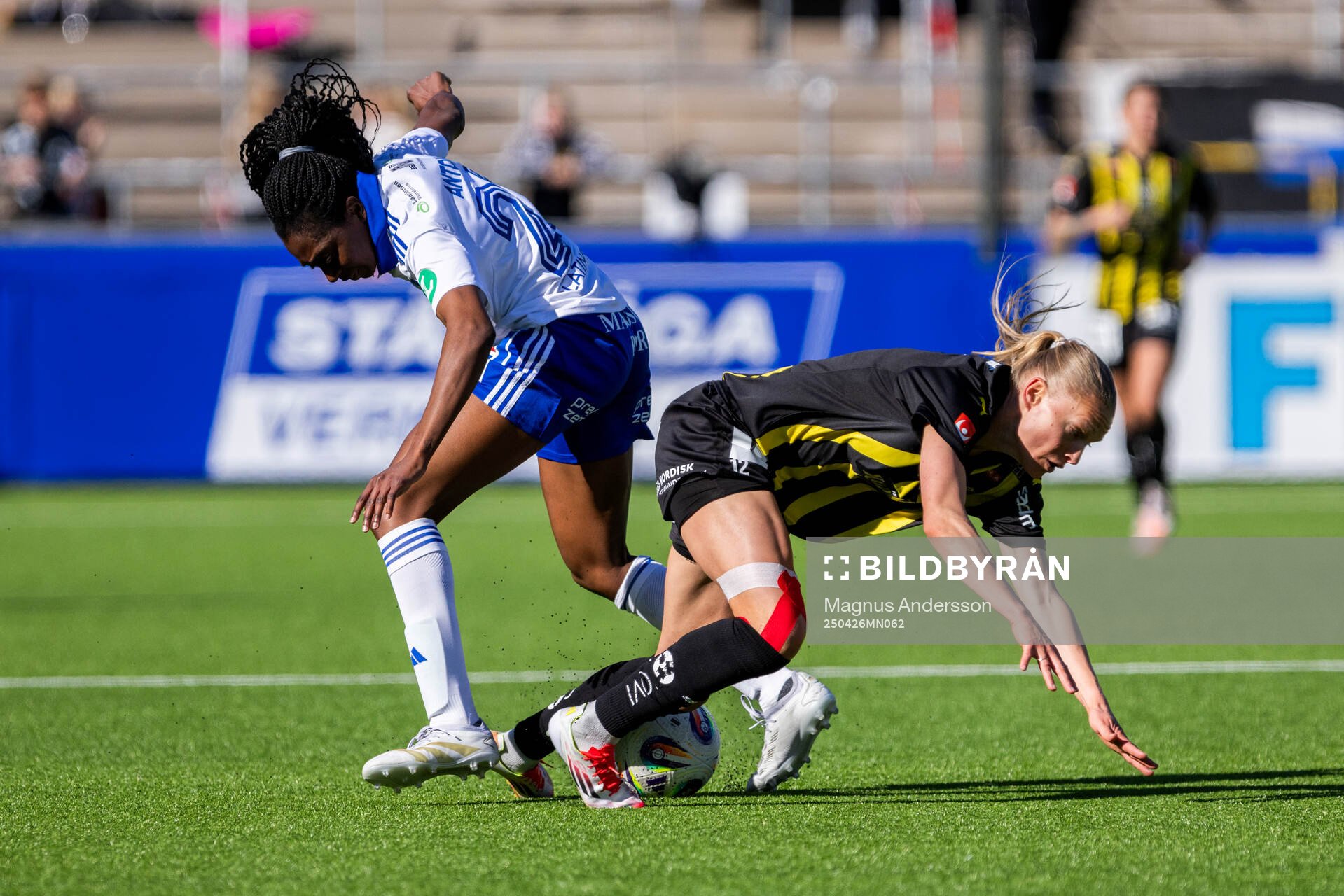 IFK Norrköpings Maya Aliyah Antoine och Häckens Stine