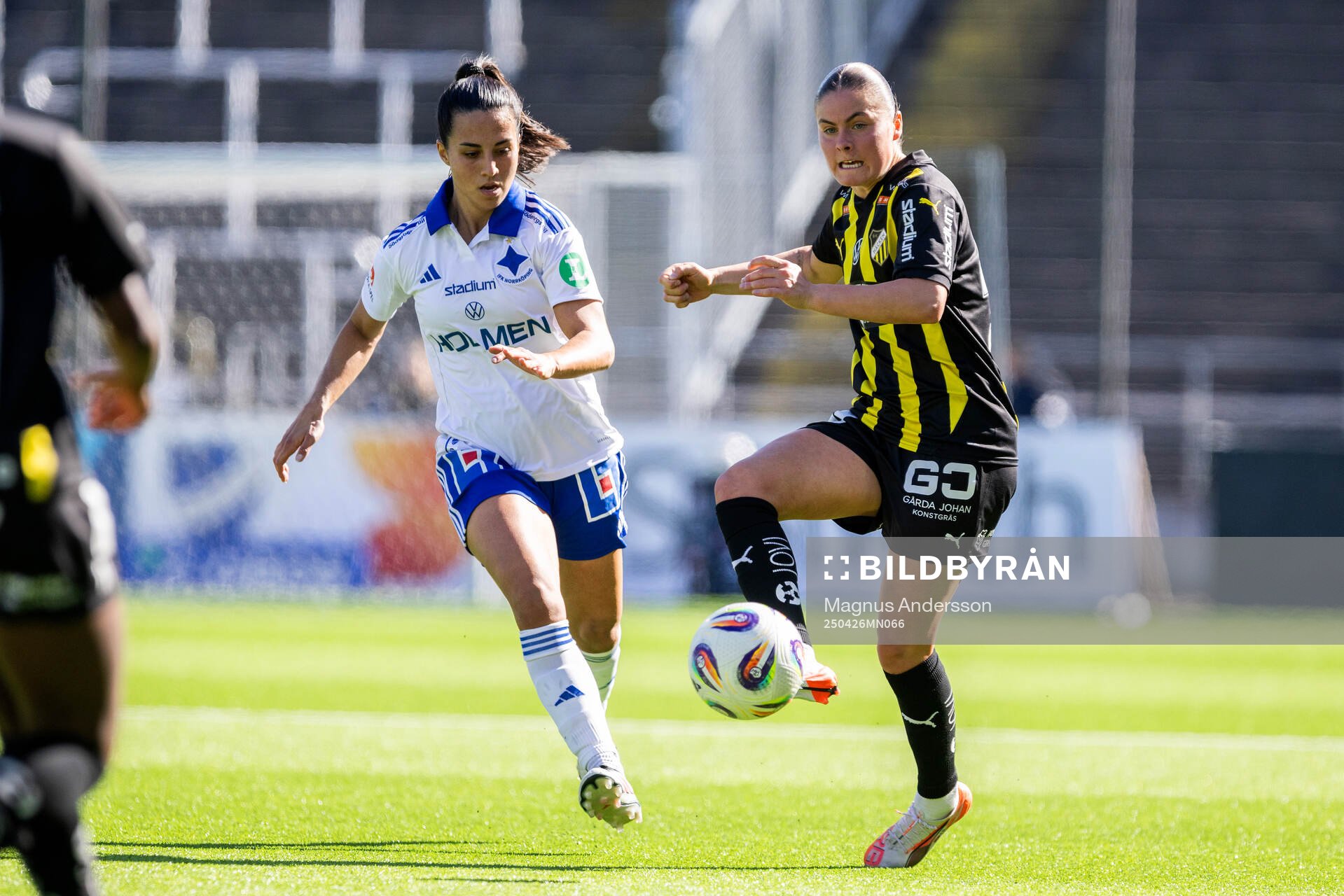 IFK Norrköpings Vesna Milivojevic och Häckens Hanna Wijk