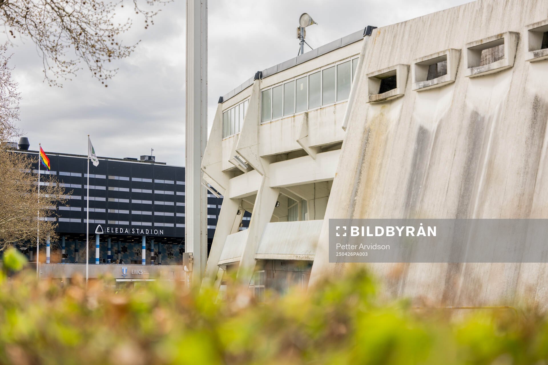 Exteriör Eleda Stadion inför fotbollsmatchen i Damallsvenskan mellan Malmö FF och Hammarby den 26 april 2025 i Malmö. 