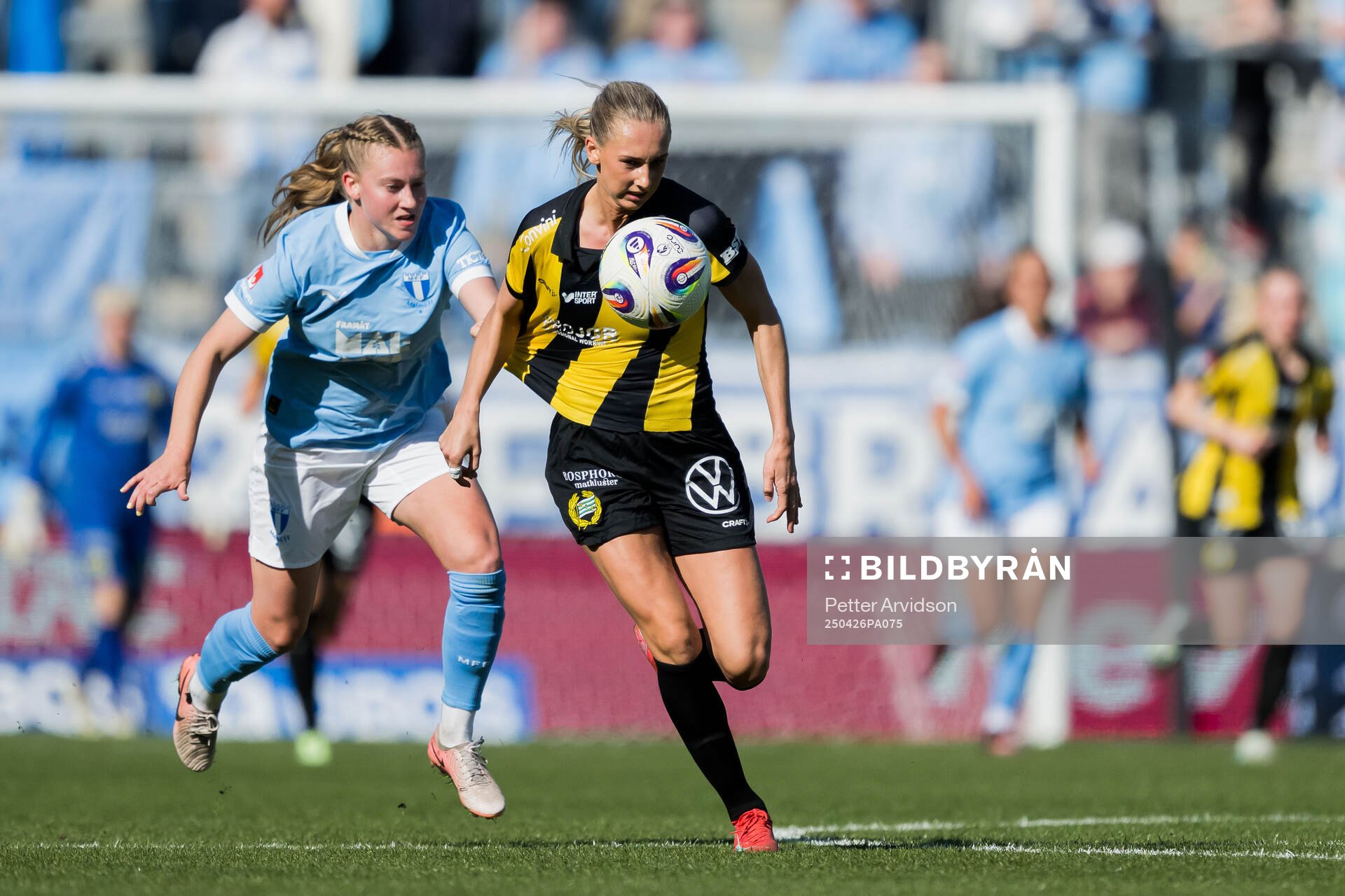 Malmö FFs Agnes Mårtensson och Hammarbys Ellen Wangerheim