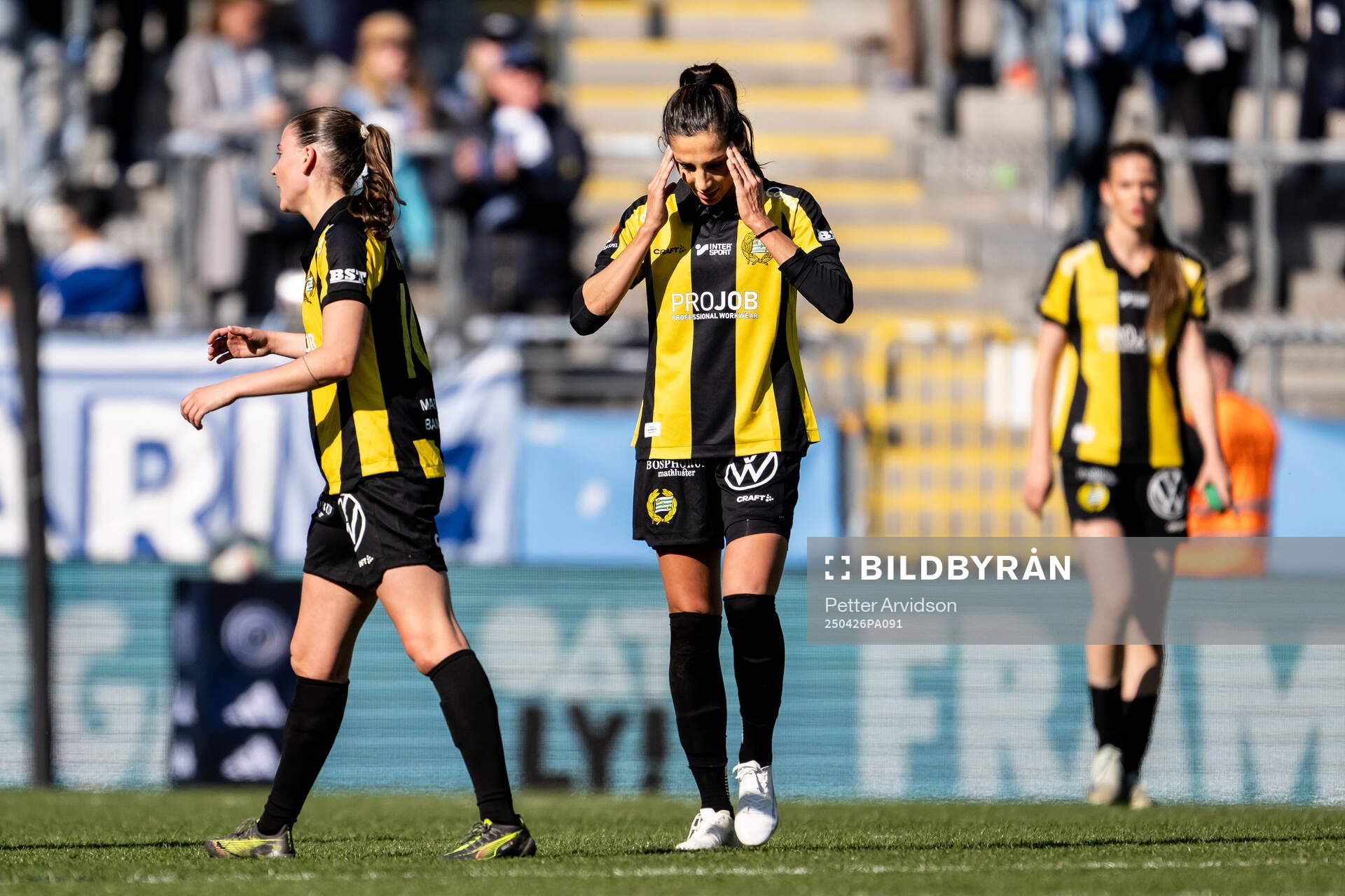 Hammarbys Nadia Nadim deppar