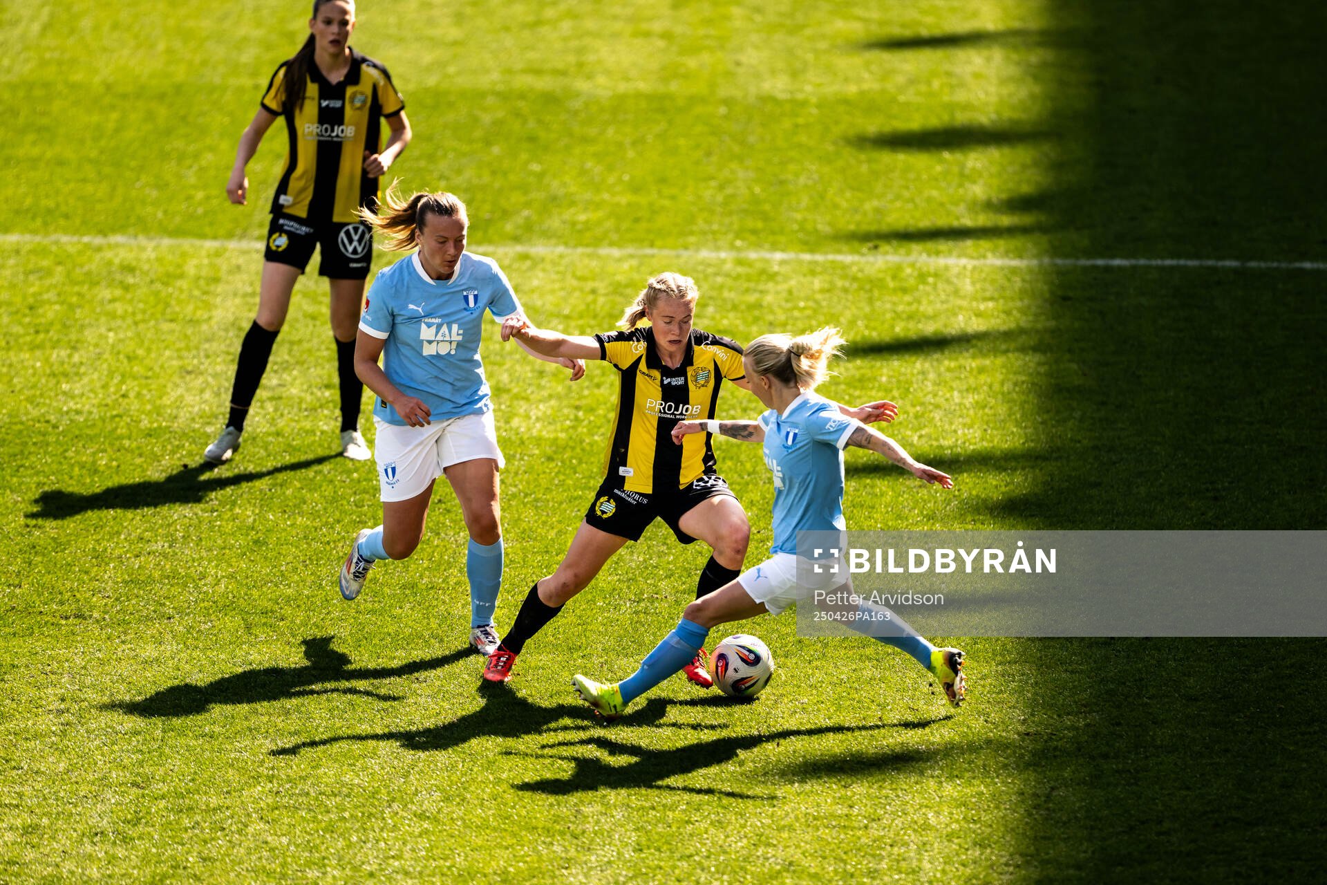Hammarbys Julie Blakstad mot Malmö FFs Sara Kanutte