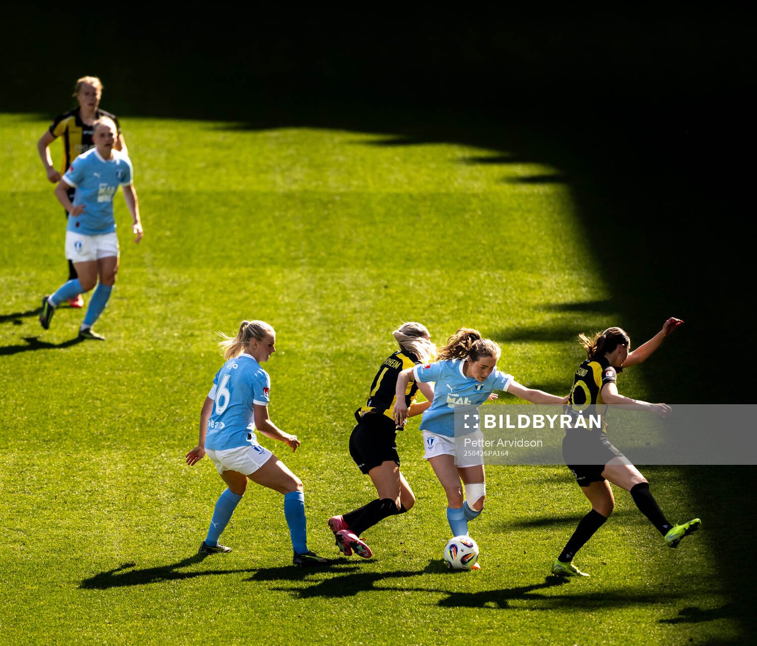 Malmö FFs Nellie Lilja och Matilda Kristell  mot Hammarbys