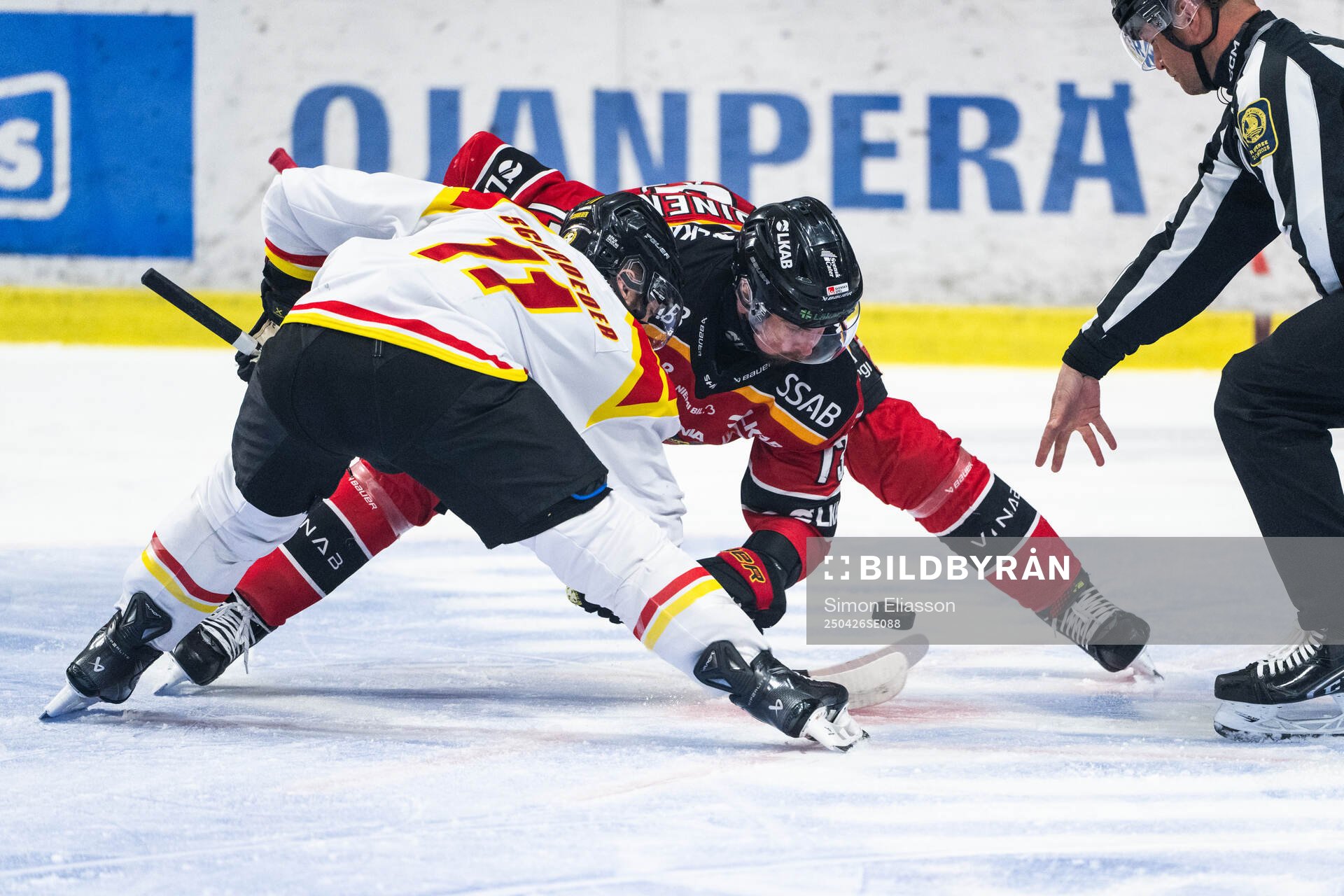 Brynäs Jordan Schroeder och Luleås Eetu Koivistoinen