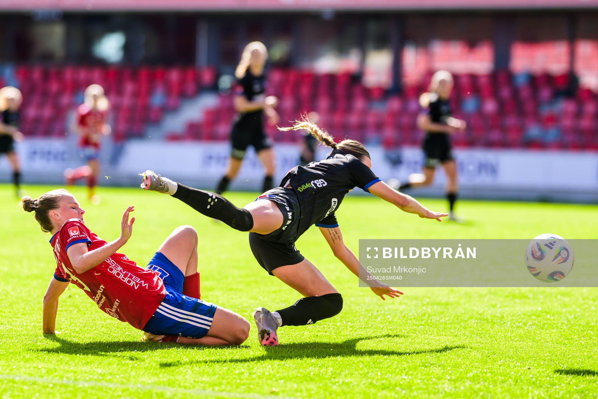 Vittsjös Julia Tunturi och Växjö DFFs Larkin Russel