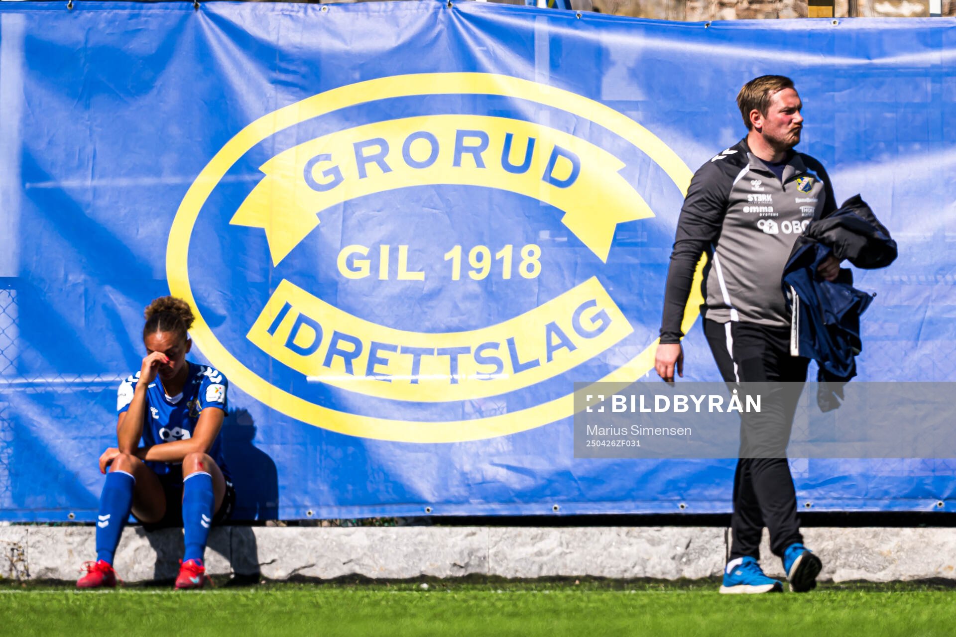 Josefine Birkelund of Lyn and Joakim Dragsten, head coach