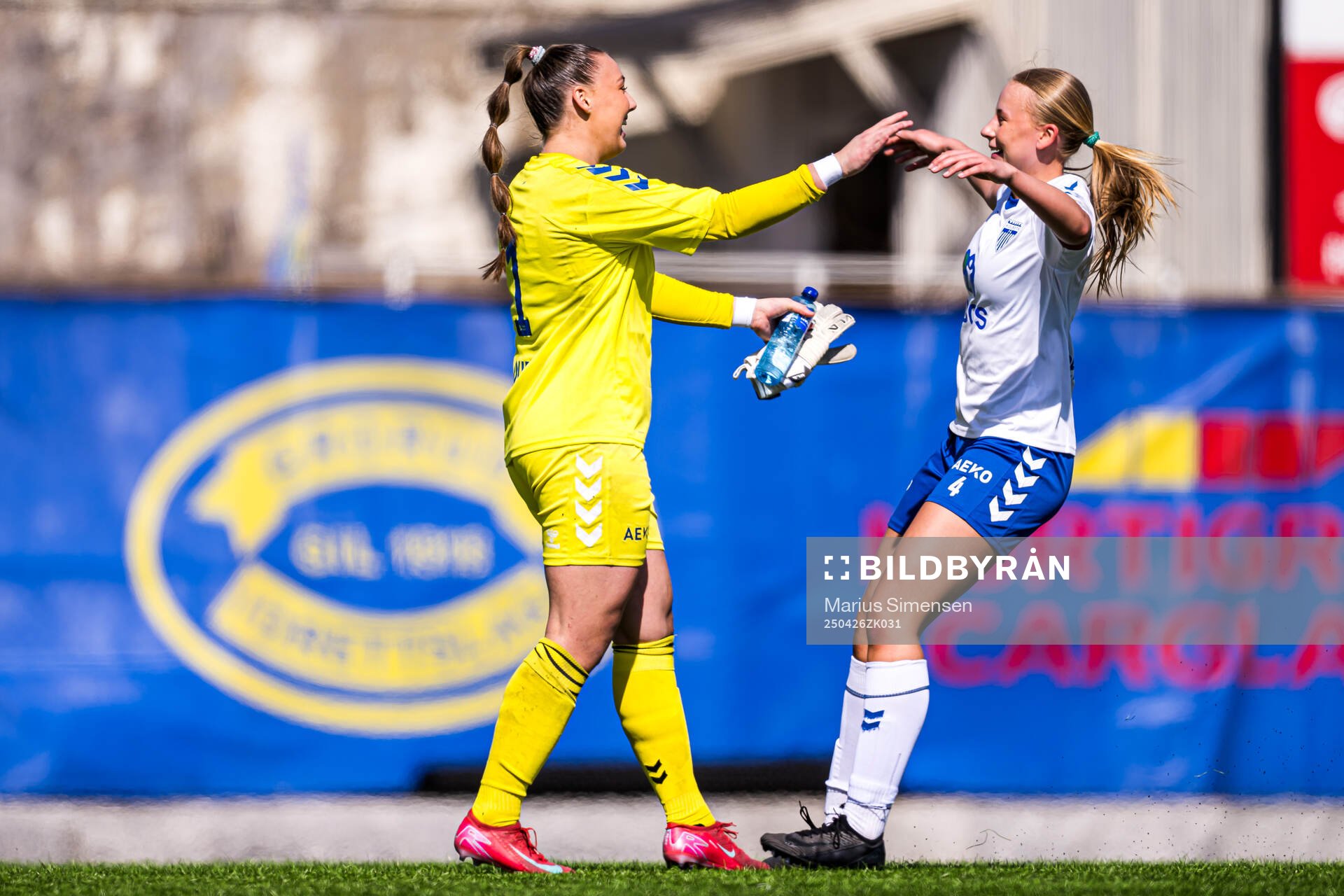 Savanna Mary-Anne Duffy and Anna Bure Pettersen of Kolbotn