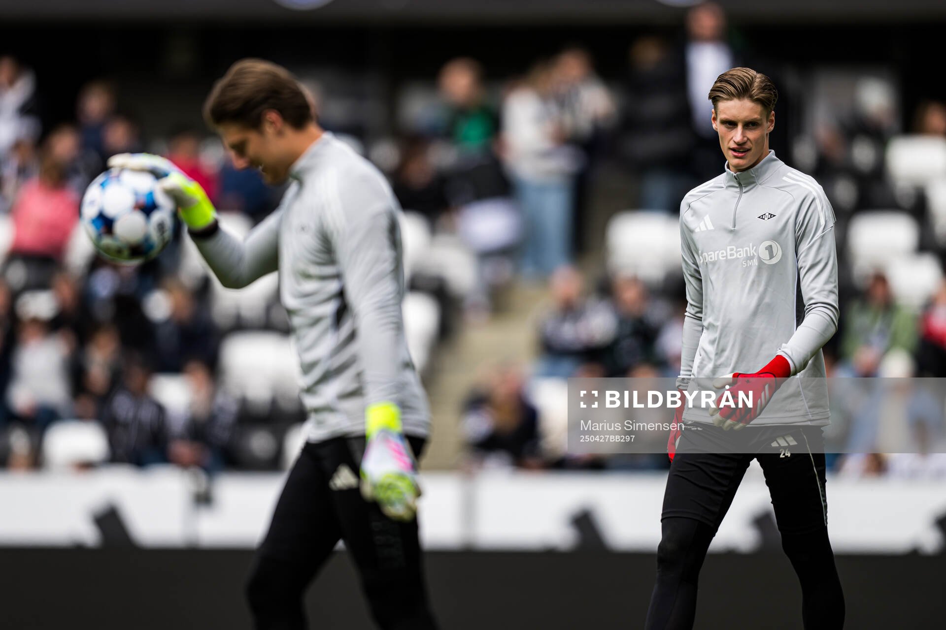 Sander Tangvik of Rosenborg warms up ahead of the Eliteserien match between Rosenborg and Molde on April 27, 2025 in Trondheim. 