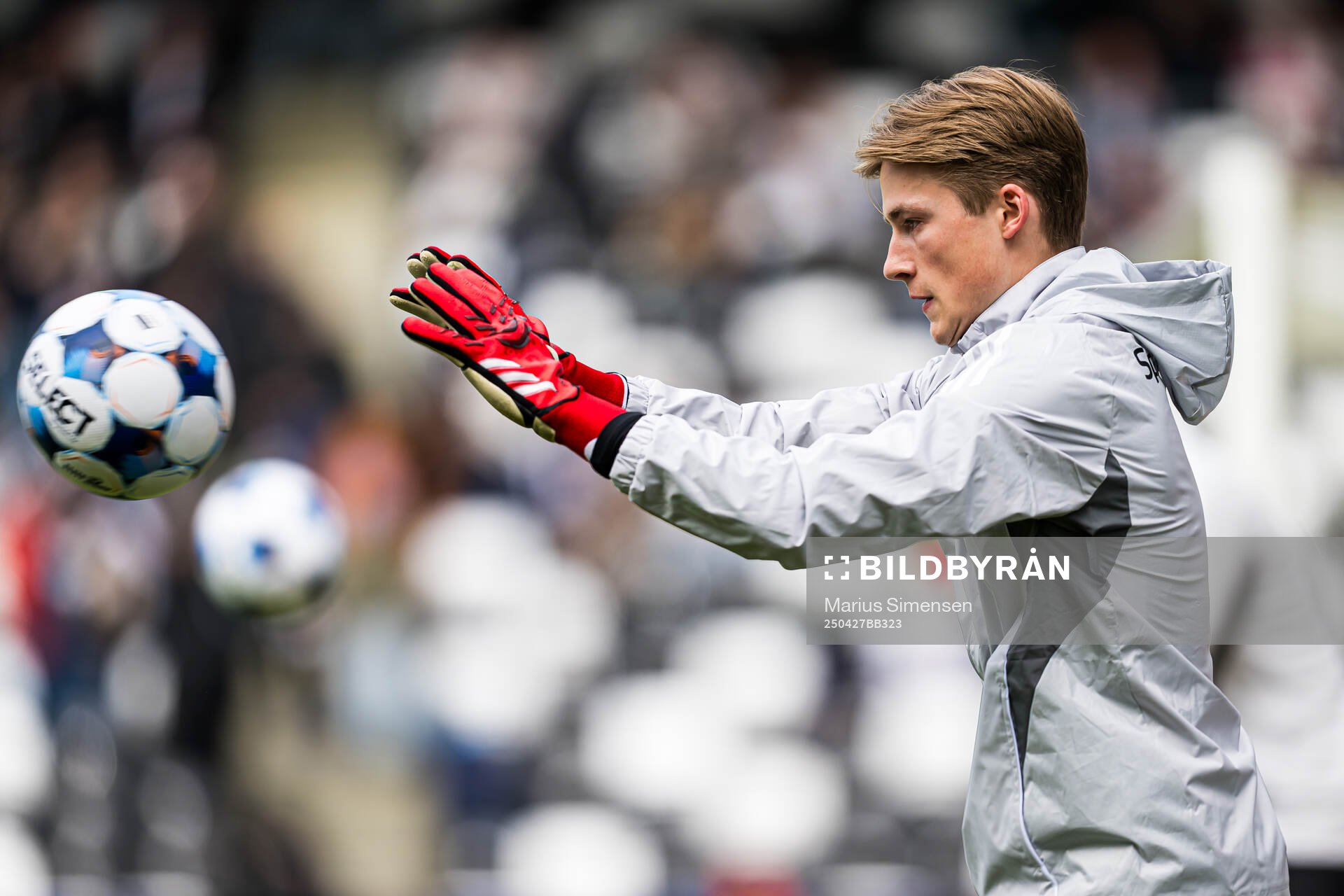 Sander Tangvik of Rosenborg warms up ahead of the Eliteserien match between Rosenborg and Molde on April 27, 2025 in Trondheim. 