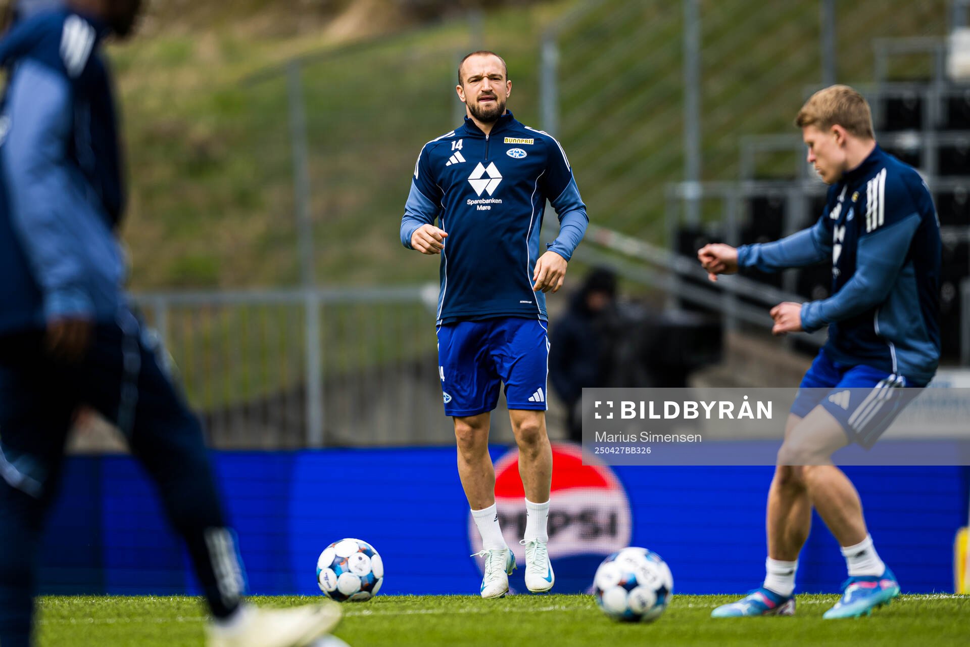 Veton Berisha of Molde warms up