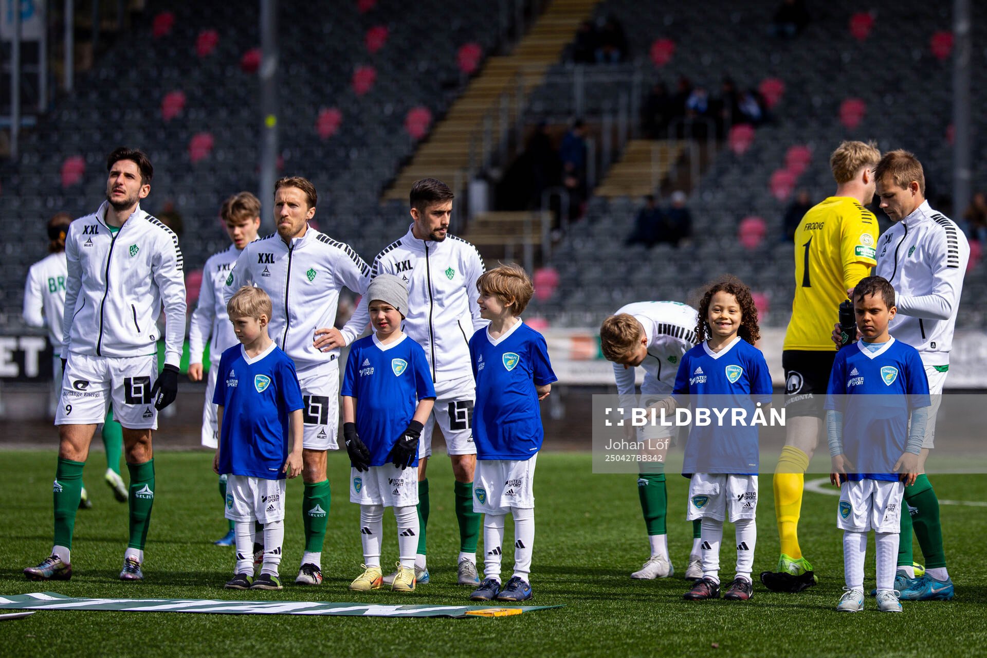 Brages spelare inför fotbollsmatchen i Superettan mellan Umeå FC och Brage den 27 april 2025 i Umeå. 