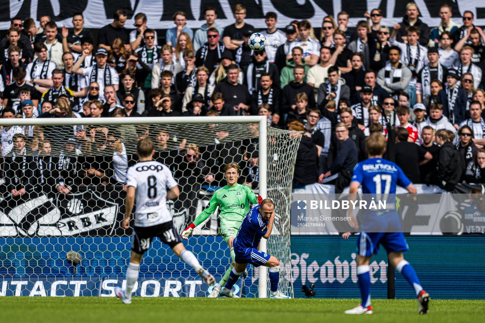 Sander Tangvik of Rosenborg and Veton Berisha of Molde during the Eliteserien match between Rosenborg and Molde on April 27, 2025 in Trondheim.