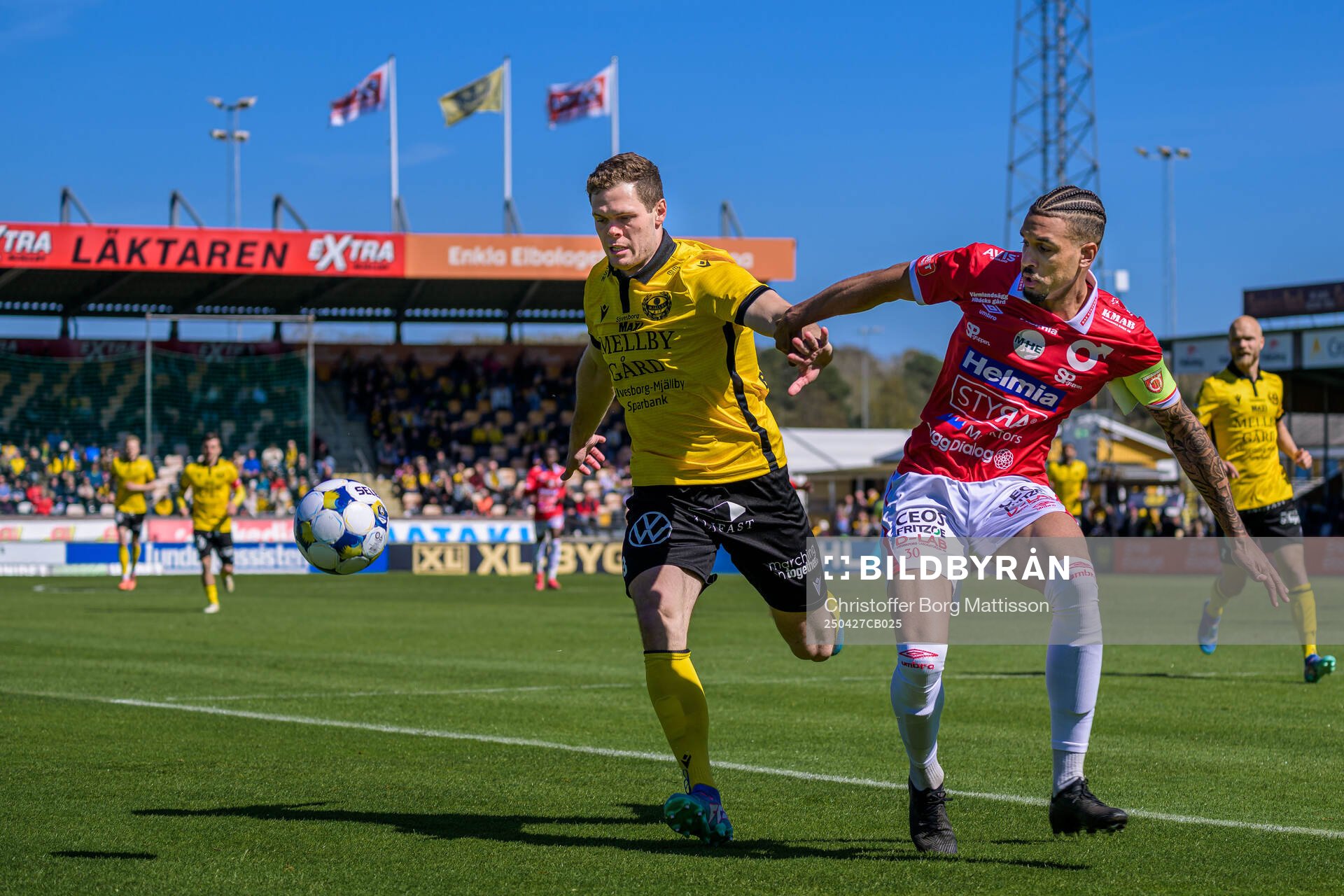 Mjällbys Jacob Bergström och Degerfors Bernardo Gil