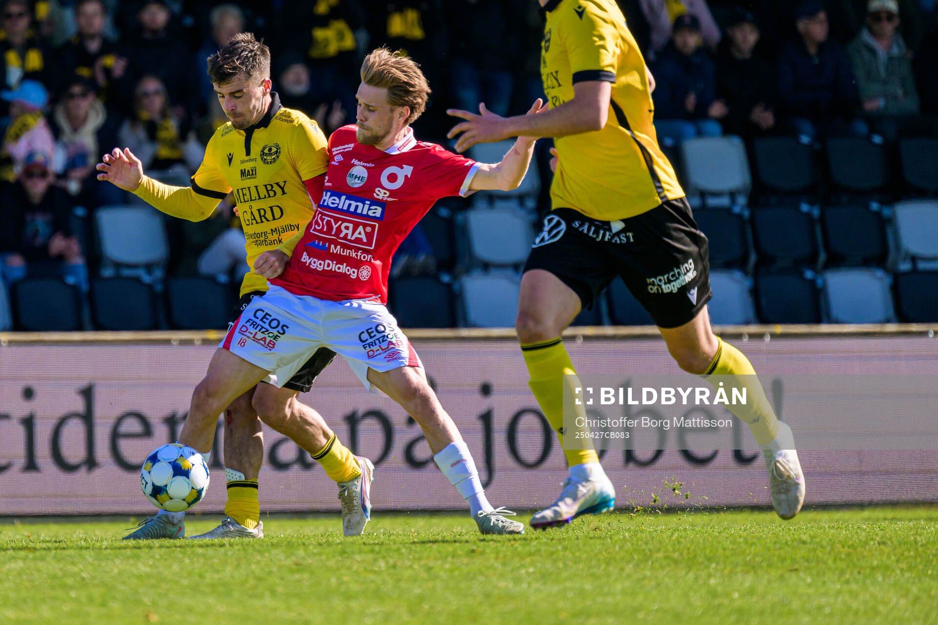 Mjällbys Jesper Gustavsson och Degerfors Teo Grönborg