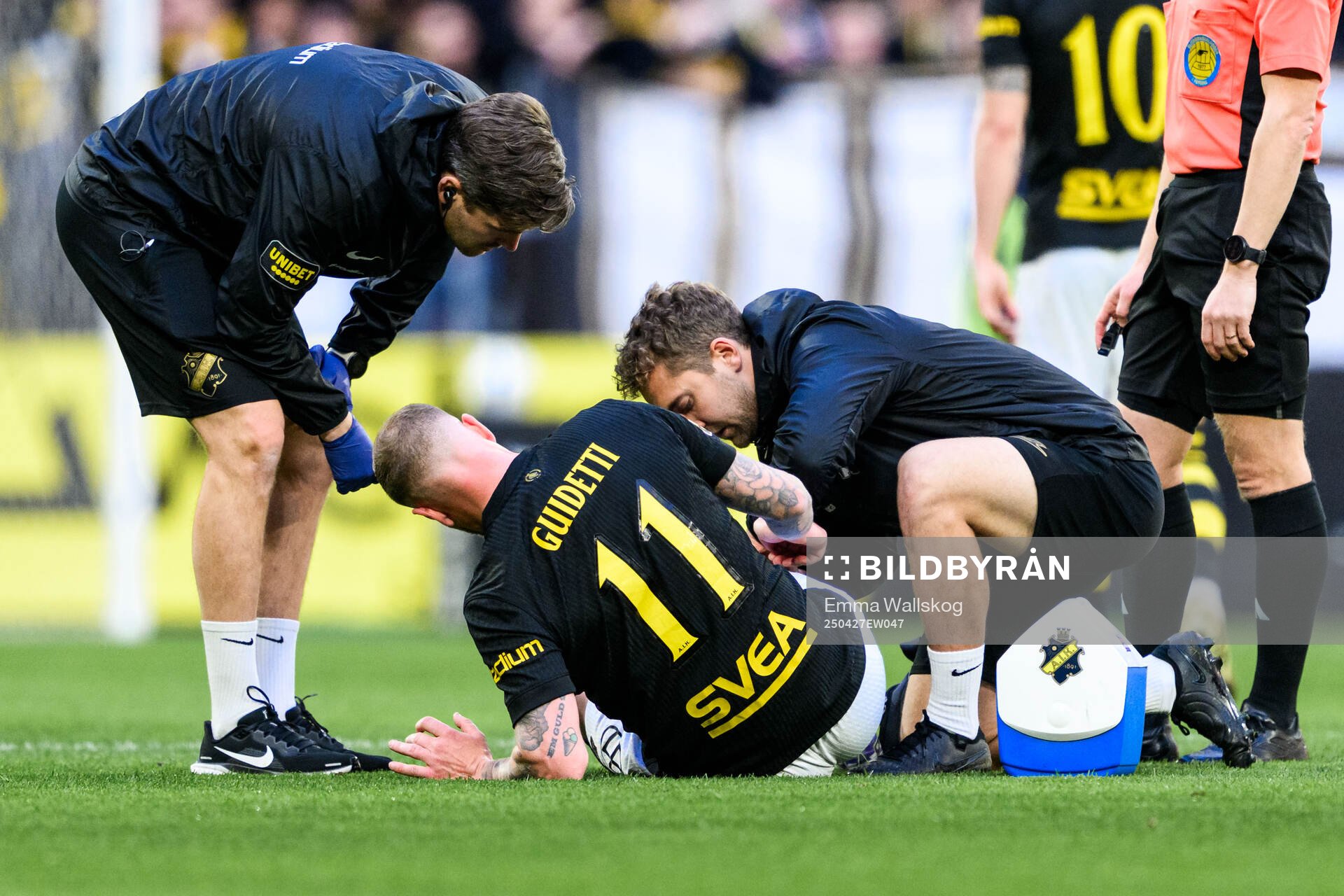 AIKs John Guidetti får vård