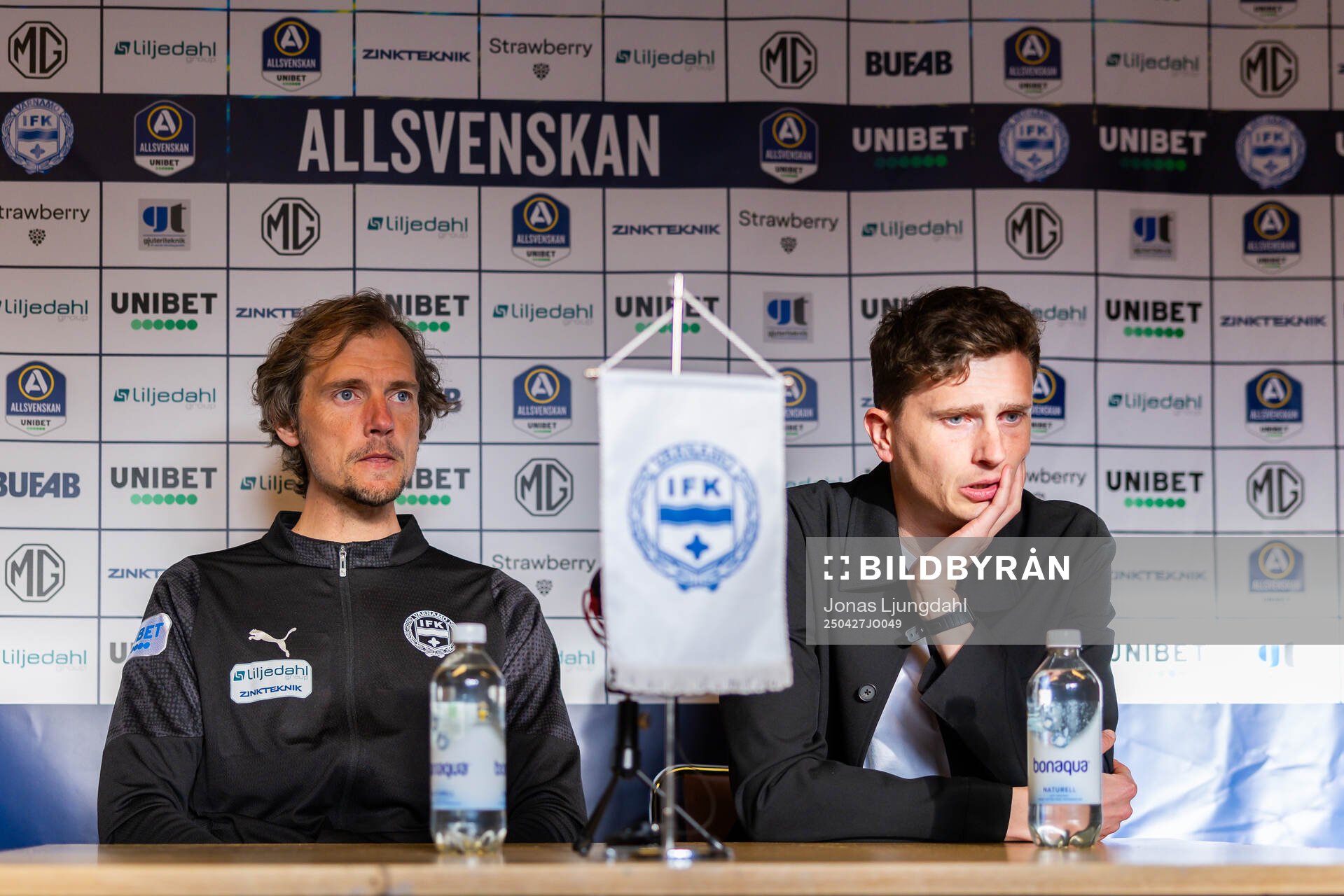 Värnamos assisterande tränare Robin Asterhed och IFK