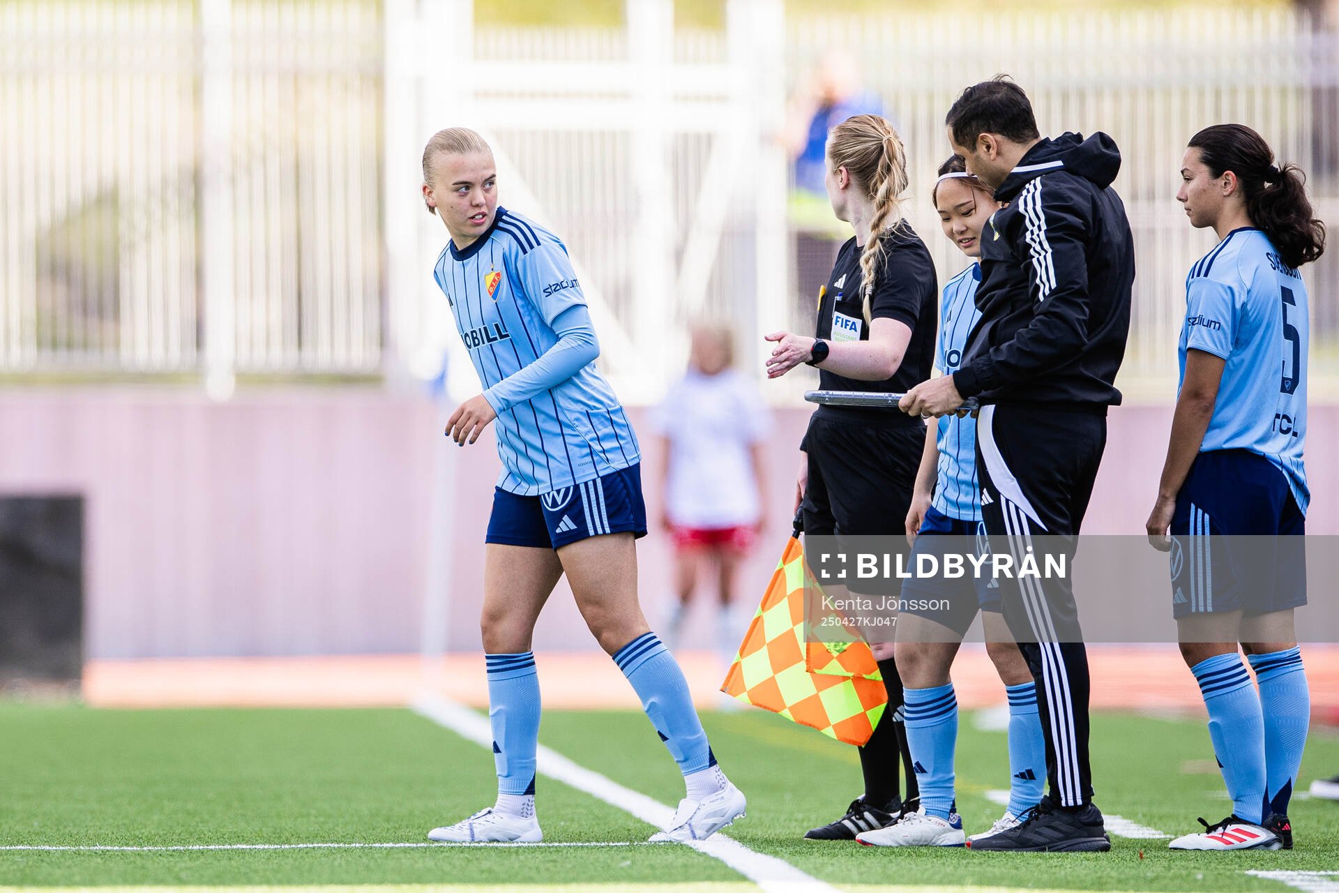 Djurgårdens Elin Westlund, Urara Watanabe och Annika
