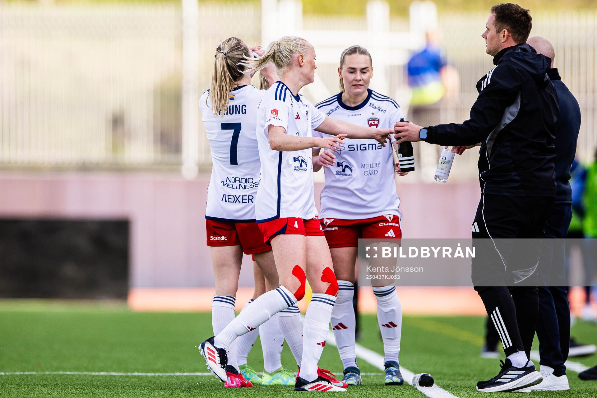 Rosengårds Bea Sprung, Emma Pennsäter och Emma Jansson i