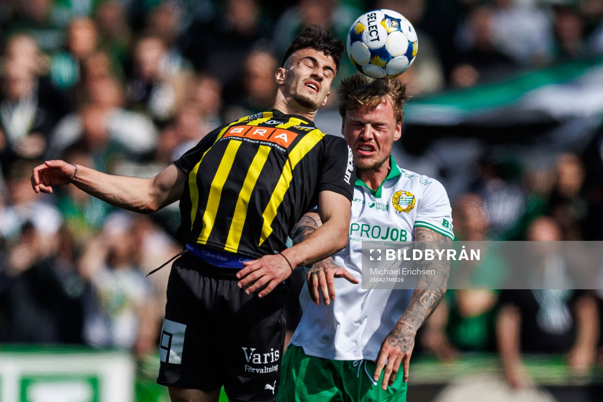 Häckens Srdjan Hrstic och Hammarbys Victor Eriksson