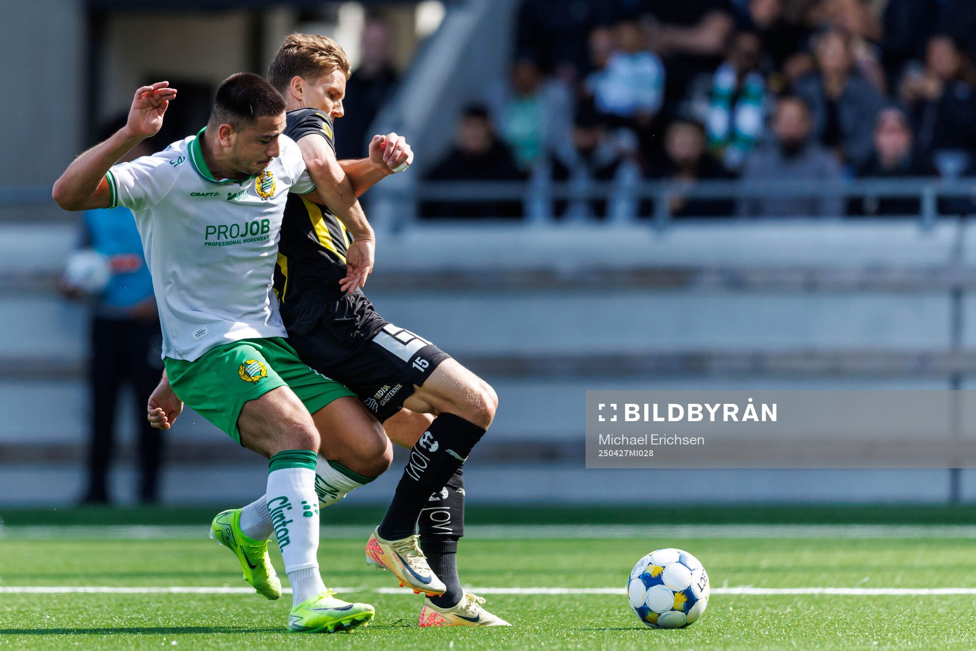 Hammarbys Jusef Erabi och Häckens Srdjan Hrstic