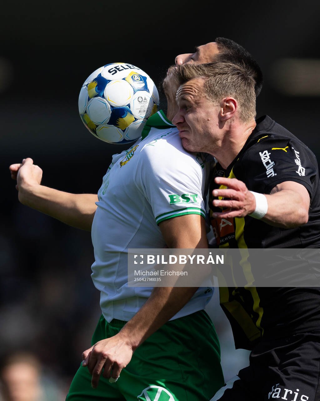 Hammarbys Jusef Erabi och Häckens Marius Lode