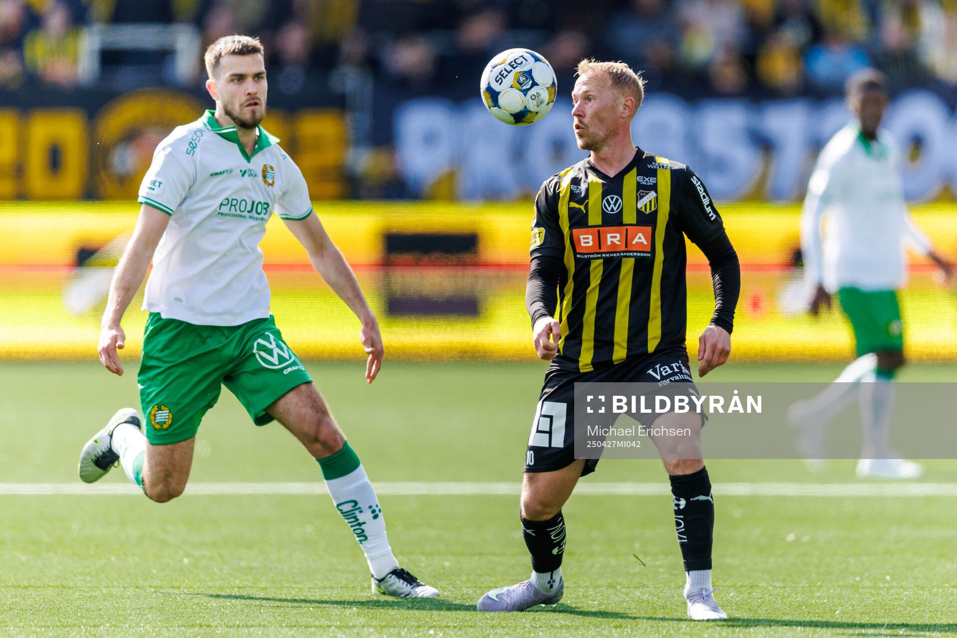 Hammarbys Pavle Vagic och Häckens Mikkel Rygaard Jensen