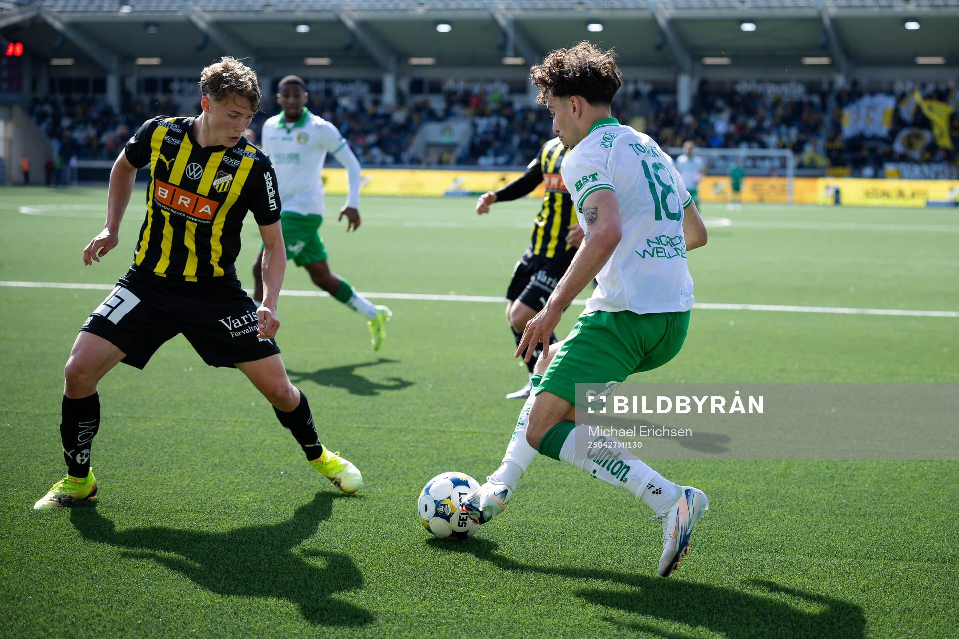 Häckens Filip Öhman och Hammarbys Sebastian Tounekti