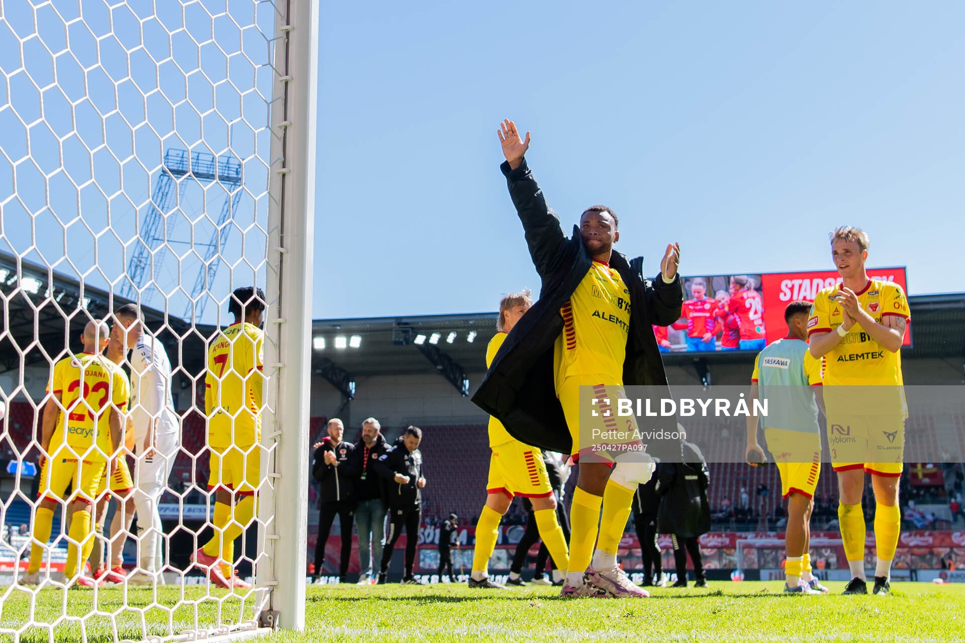 Kalmars Abdussalam Magashy jublar efter fotbollsmatchen i Superettan mellan Helsingborg och Kalmar den 27 april 2025 i Helsingborg. 