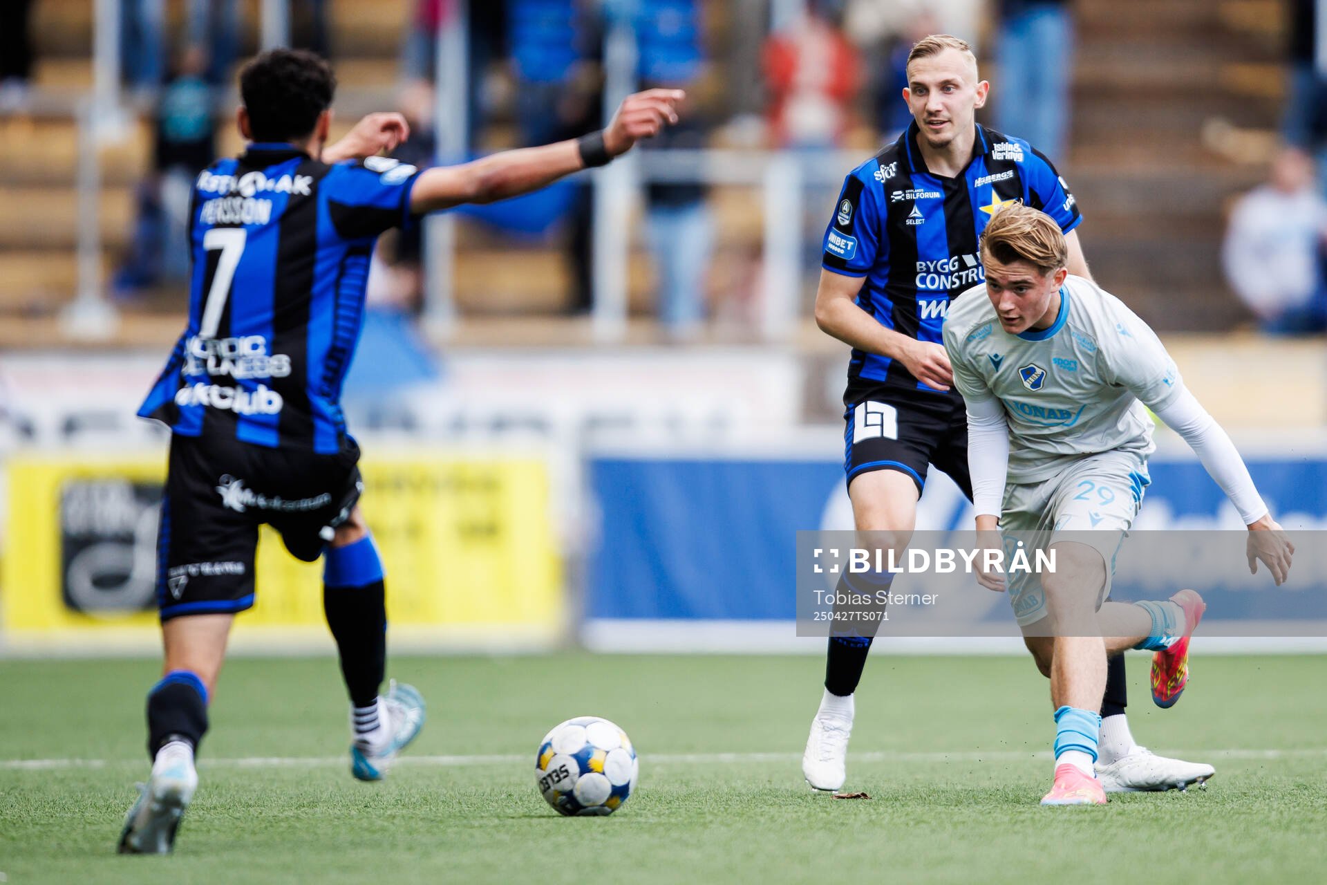 Sirius Joakim Persson och Jakob Voelkerling Persson mot