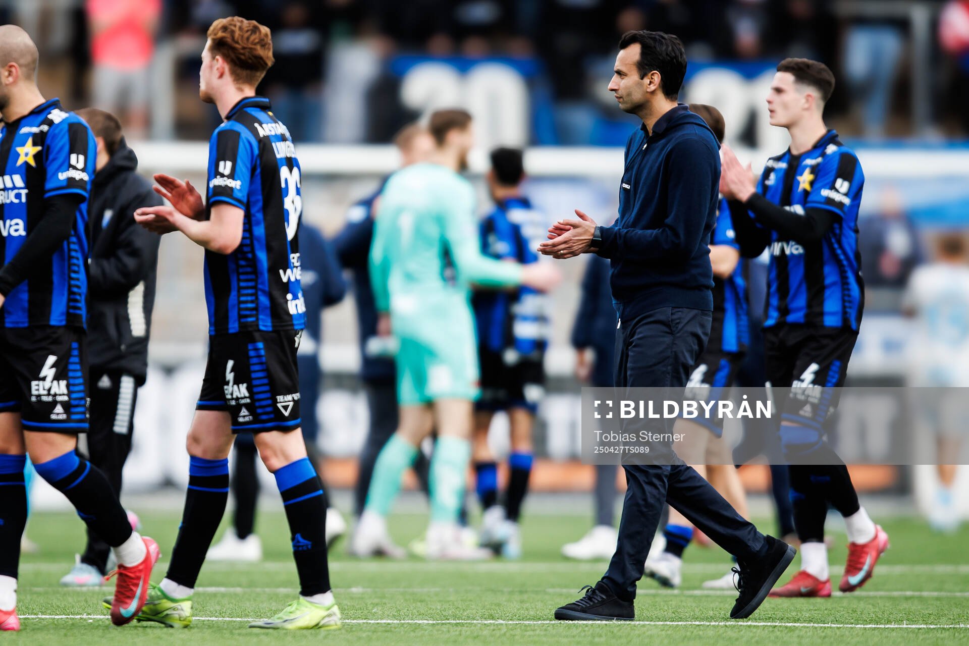 Sirius tränare Andreas Engelmark deppar