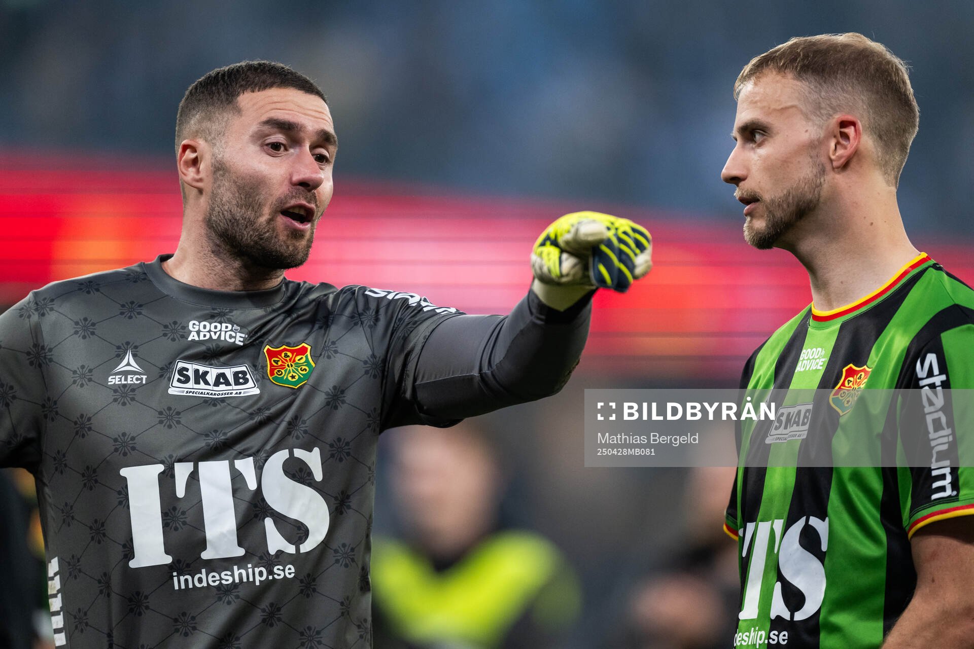 GAIS målvakt Mergim Krasniqi och Gustav Lundgren